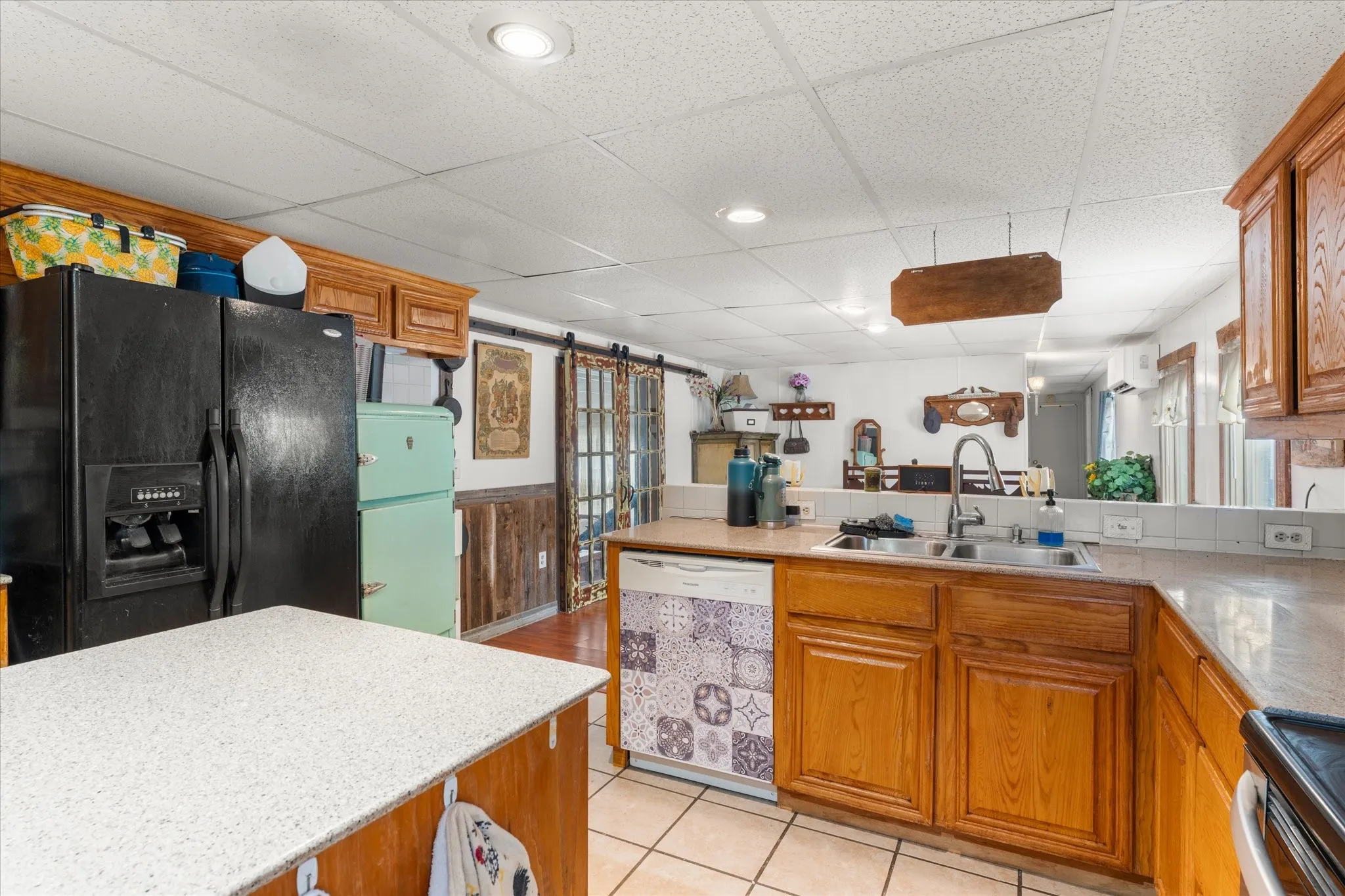 Single Family Residence For Sale in Henderson County , 718 Suncrest Drive, Tool, Texas 75143, 3 Bedroom, 1 Bathroom, Garage spaces, 1,350 Sqft, built in 1970, mls#21400951, Real Estate Agent in Tool, Homes For Sale in Henderson county, Homes For Sale in Tool, Realtor in Tool Texas, Real Estate Brokerage Independent Realty Texas, Luminita Cordes Realtor