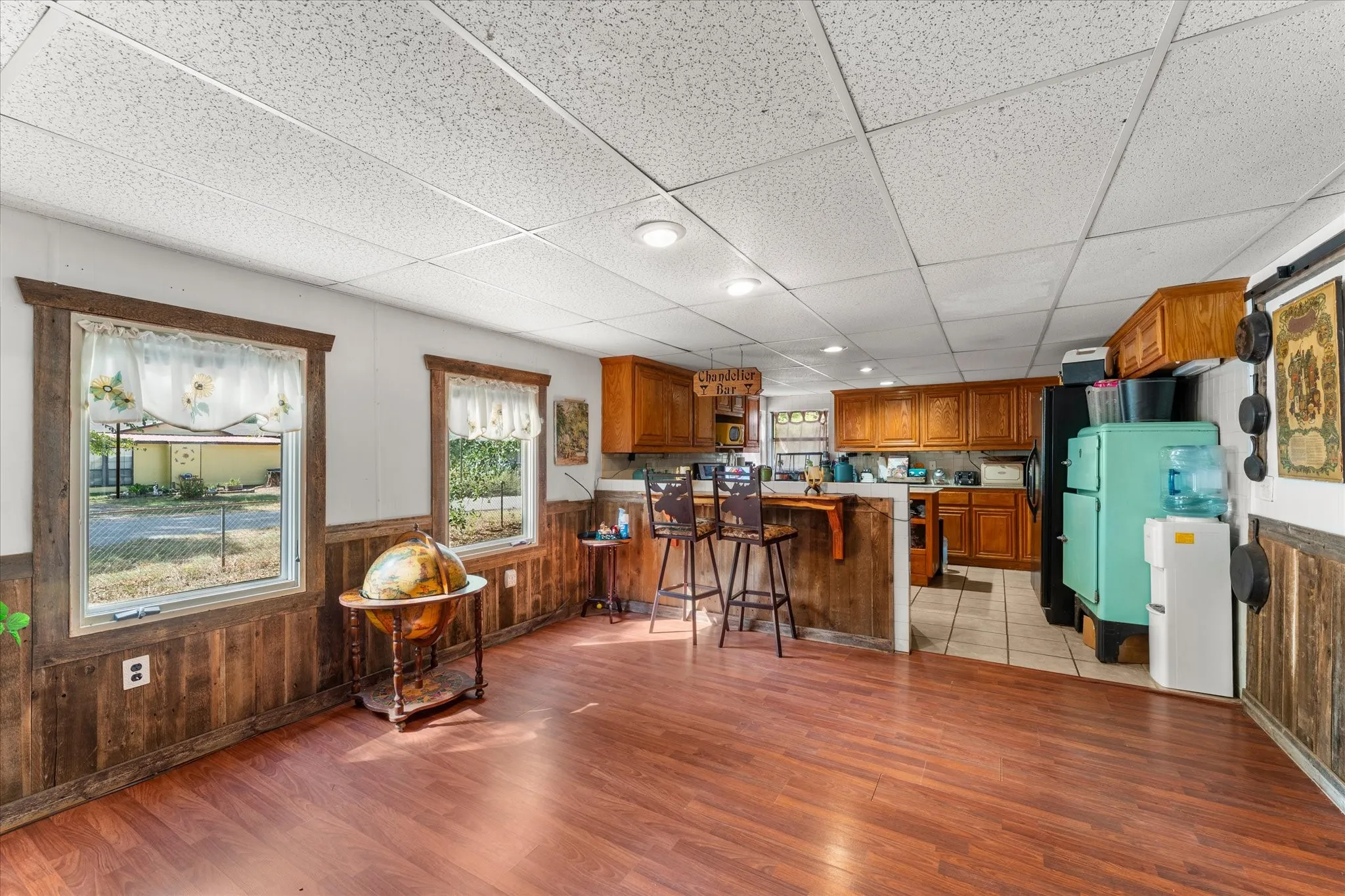 Single Family Residence For Sale in Henderson County , 718 Suncrest Drive, Tool, Texas 75143, 3 Bedroom, 1 Bathroom, Garage spaces, 1,350 Sqft, built in 1970, mls#21400951, Real Estate Agent in Tool, Homes For Sale in Henderson county, Homes For Sale in Tool, Realtor in Tool Texas, Real Estate Brokerage Independent Realty Texas, Luminita Cordes Realtor