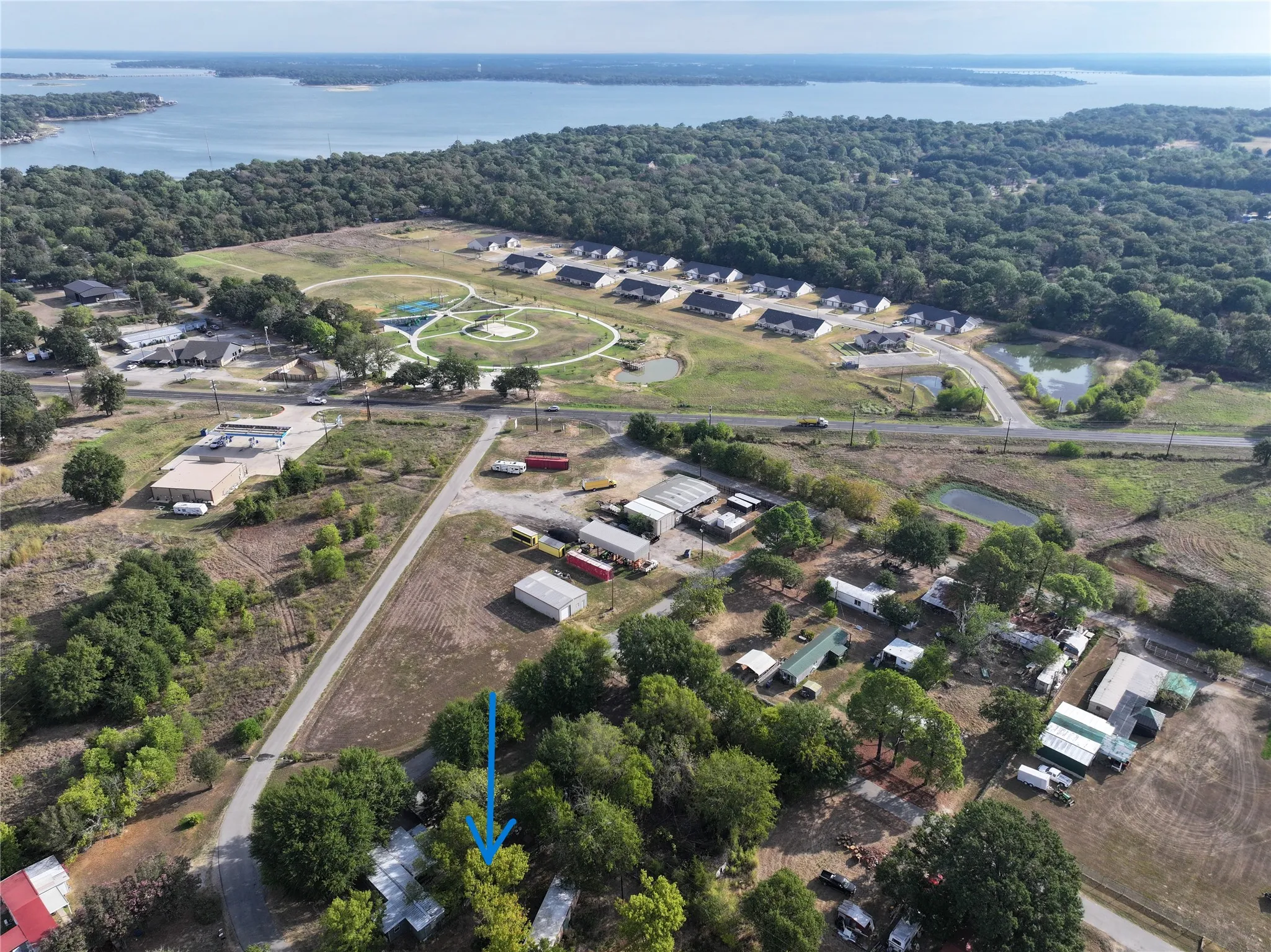 Single Family Residence For Sale in Henderson County , 718 Suncrest Drive, Tool, Texas 75143, 3 Bedroom, 1 Bathroom, Garage spaces, 1,350 Sqft, built in 1970, mls#21400951, Real Estate Agent in Tool, Homes For Sale in Henderson county, Homes For Sale in Tool, Realtor in Tool Texas, Real Estate Brokerage Independent Realty Texas, Luminita Cordes Realtor