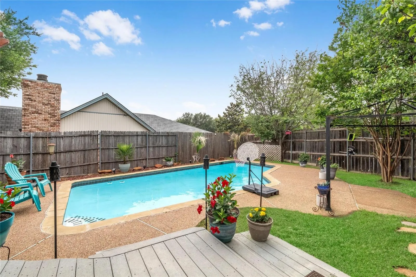 Single Family Residence For Sale in Tarrant County , 2108 Oakmeadow Place, Bedford, Texas 76021, 4 Bedroom, 2 Bathroom, 2 Garage spaces, 2,419 Sqft, built in 1986, mls#21398944, Real Estate Agent in Bedford, Homes For Sale in Tarrant county, Homes For Sale in Bedford, Realtor in Bedford Texas, Real Estate Brokerage Independent Realty Texas, Luminita Cordes Realtor