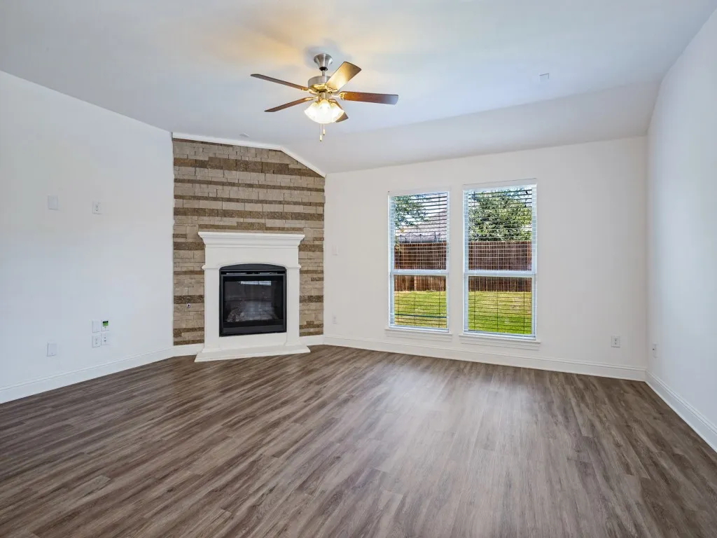 Single Family Residence For Sale in Denton County , 4501 Lakeview Drive, Frisco, Texas 75036, 3 Bedroom, 2 Bathroom, 2 Garage spaces, 1,788 Sqft, built in 2018, mls#21400472, Real Estate Agent in Frisco, Homes For Sale in Denton county, Homes For Sale in Frisco, Realtor in Frisco Texas, Real Estate Brokerage Independent Realty Texas, Luminita Cordes Realtor