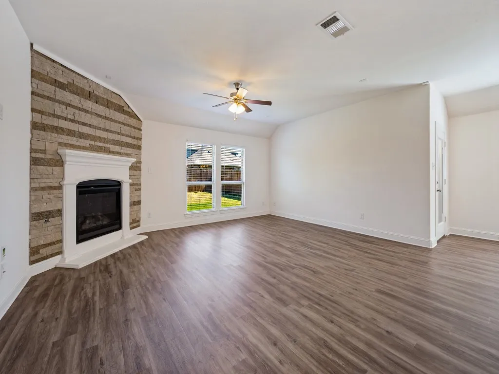 Single Family Residence For Sale in Denton County , 4501 Lakeview Drive, Frisco, Texas 75036, 3 Bedroom, 2 Bathroom, 2 Garage spaces, 1,788 Sqft, built in 2018, mls#21400472, Real Estate Agent in Frisco, Homes For Sale in Denton county, Homes For Sale in Frisco, Realtor in Frisco Texas, Real Estate Brokerage Independent Realty Texas, Luminita Cordes Realtor