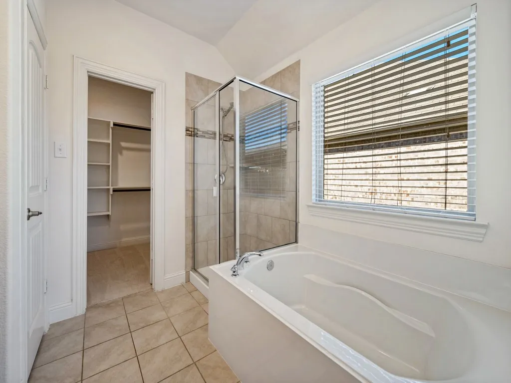 Single Family Residence For Sale in Denton County , 4501 Lakeview Drive, Frisco, Texas 75036, 3 Bedroom, 2 Bathroom, 2 Garage spaces, 1,788 Sqft, built in 2018, mls#21400472, Real Estate Agent in Frisco, Homes For Sale in Denton county, Homes For Sale in Frisco, Realtor in Frisco Texas, Real Estate Brokerage Independent Realty Texas, Luminita Cordes Realtor