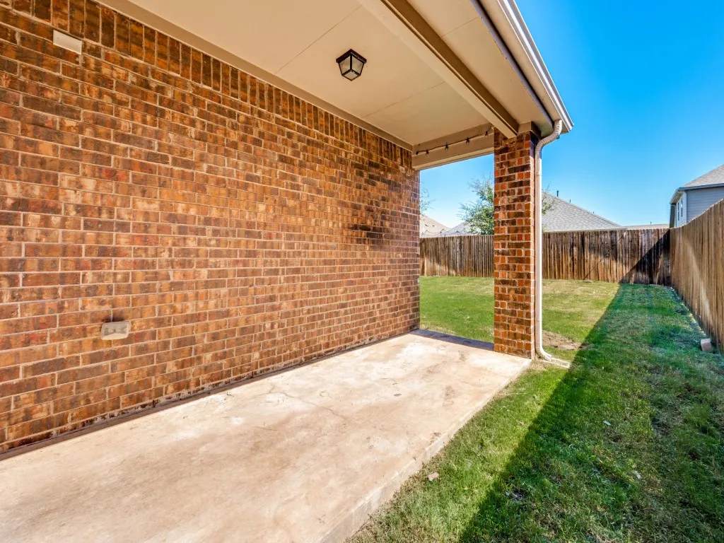 Single Family Residence For Sale in Denton County , 4501 Lakeview Drive, Frisco, Texas 75036, 3 Bedroom, 2 Bathroom, 2 Garage spaces, 1,788 Sqft, built in 2018, mls#21400472, Real Estate Agent in Frisco, Homes For Sale in Denton county, Homes For Sale in Frisco, Realtor in Frisco Texas, Real Estate Brokerage Independent Realty Texas, Luminita Cordes Realtor