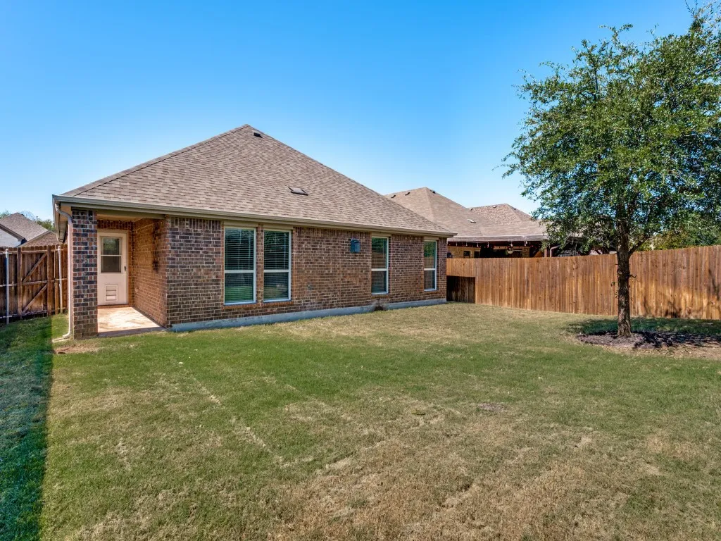 Single Family Residence For Sale in Denton County , 4501 Lakeview Drive, Frisco, Texas 75036, 3 Bedroom, 2 Bathroom, 2 Garage spaces, 1,788 Sqft, built in 2018, mls#21400472, Real Estate Agent in Frisco, Homes For Sale in Denton county, Homes For Sale in Frisco, Realtor in Frisco Texas, Real Estate Brokerage Independent Realty Texas, Luminita Cordes Realtor