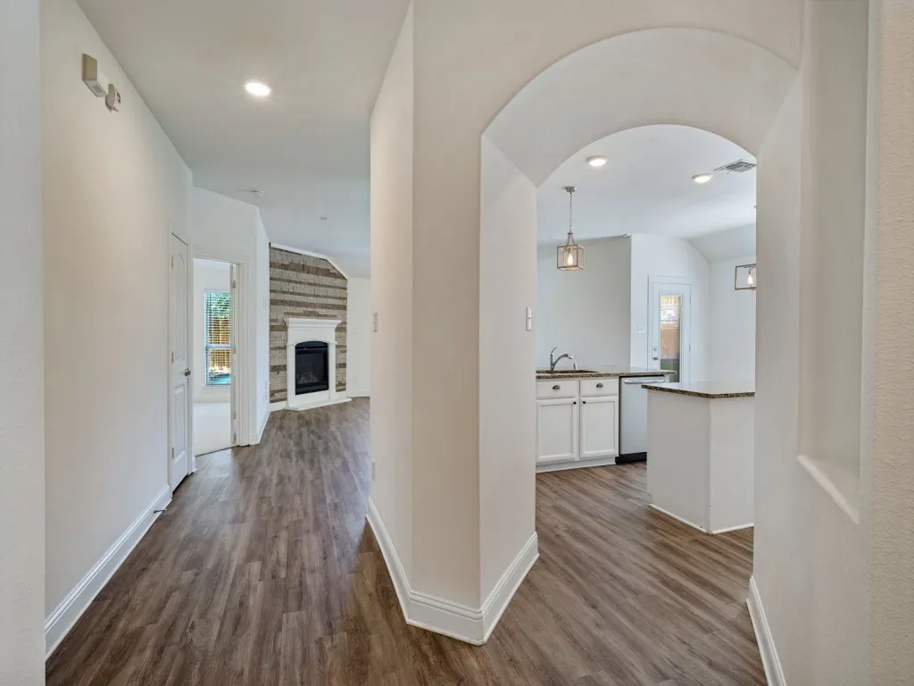 Single Family Residence For Sale in Denton County , 4501 Lakeview Drive, Frisco, Texas 75036, 3 Bedroom, 2 Bathroom, 2 Garage spaces, 1,788 Sqft, built in 2018, mls#21400472, Real Estate Agent in Frisco, Homes For Sale in Denton county, Homes For Sale in Frisco, Realtor in Frisco Texas, Real Estate Brokerage Independent Realty Texas, Luminita Cordes Realtor