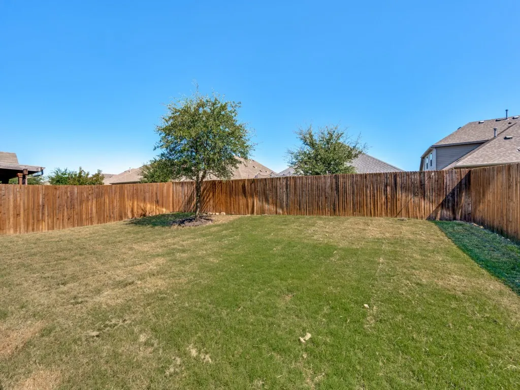 Single Family Residence For Sale in Denton County , 4501 Lakeview Drive, Frisco, Texas 75036, 3 Bedroom, 2 Bathroom, 2 Garage spaces, 1,788 Sqft, built in 2018, mls#21400472, Real Estate Agent in Frisco, Homes For Sale in Denton county, Homes For Sale in Frisco, Realtor in Frisco Texas, Real Estate Brokerage Independent Realty Texas, Luminita Cordes Realtor