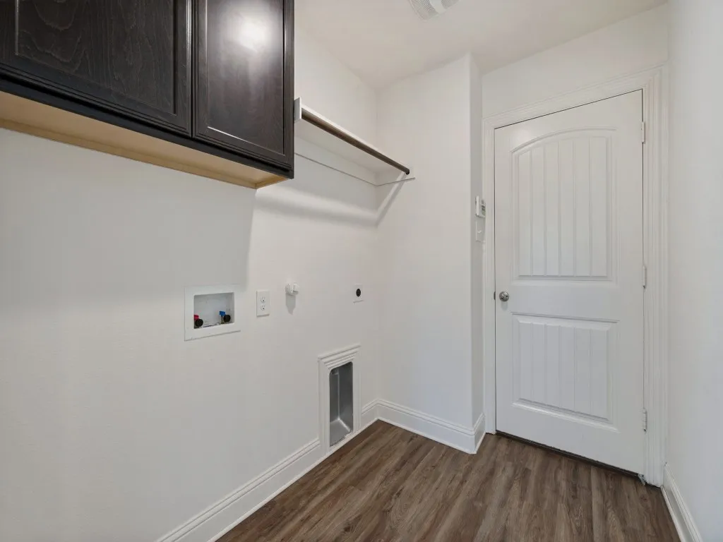 Single Family Residence For Sale in Denton County , 4501 Lakeview Drive, Frisco, Texas 75036, 3 Bedroom, 2 Bathroom, 2 Garage spaces, 1,788 Sqft, built in 2018, mls#21400472, Real Estate Agent in Frisco, Homes For Sale in Denton county, Homes For Sale in Frisco, Realtor in Frisco Texas, Real Estate Brokerage Independent Realty Texas, Luminita Cordes Realtor
