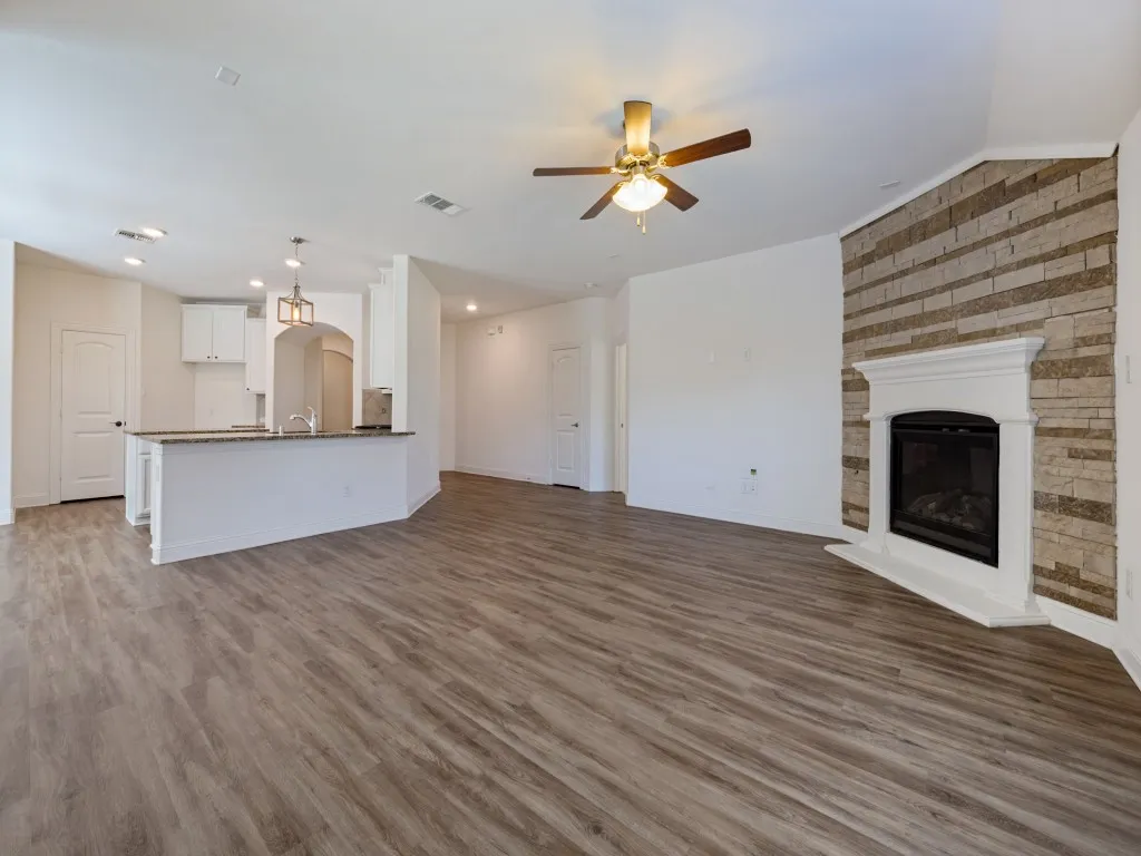 Single Family Residence For Sale in Denton County , 4501 Lakeview Drive, Frisco, Texas 75036, 3 Bedroom, 2 Bathroom, 2 Garage spaces, 1,788 Sqft, built in 2018, mls#21400472, Real Estate Agent in Frisco, Homes For Sale in Denton county, Homes For Sale in Frisco, Realtor in Frisco Texas, Real Estate Brokerage Independent Realty Texas, Luminita Cordes Realtor