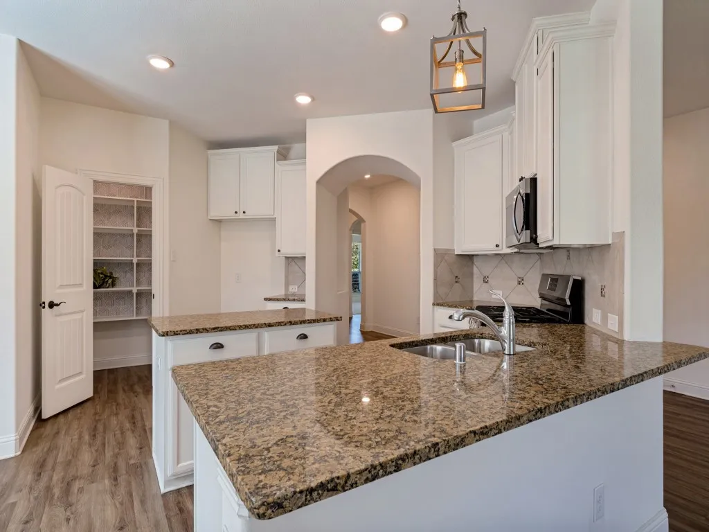 Single Family Residence For Sale in Denton County , 4501 Lakeview Drive, Frisco, Texas 75036, 3 Bedroom, 2 Bathroom, 2 Garage spaces, 1,788 Sqft, built in 2018, mls#21400472, Real Estate Agent in Frisco, Homes For Sale in Denton county, Homes For Sale in Frisco, Realtor in Frisco Texas, Real Estate Brokerage Independent Realty Texas, Luminita Cordes Realtor