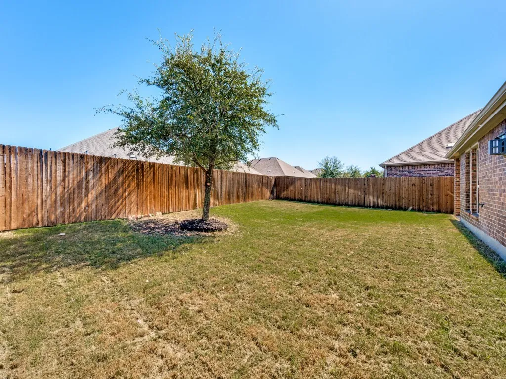 Single Family Residence For Sale in Denton County , 4501 Lakeview Drive, Frisco, Texas 75036, 3 Bedroom, 2 Bathroom, 2 Garage spaces, 1,788 Sqft, built in 2018, mls#21400472, Real Estate Agent in Frisco, Homes For Sale in Denton county, Homes For Sale in Frisco, Realtor in Frisco Texas, Real Estate Brokerage Independent Realty Texas, Luminita Cordes Realtor