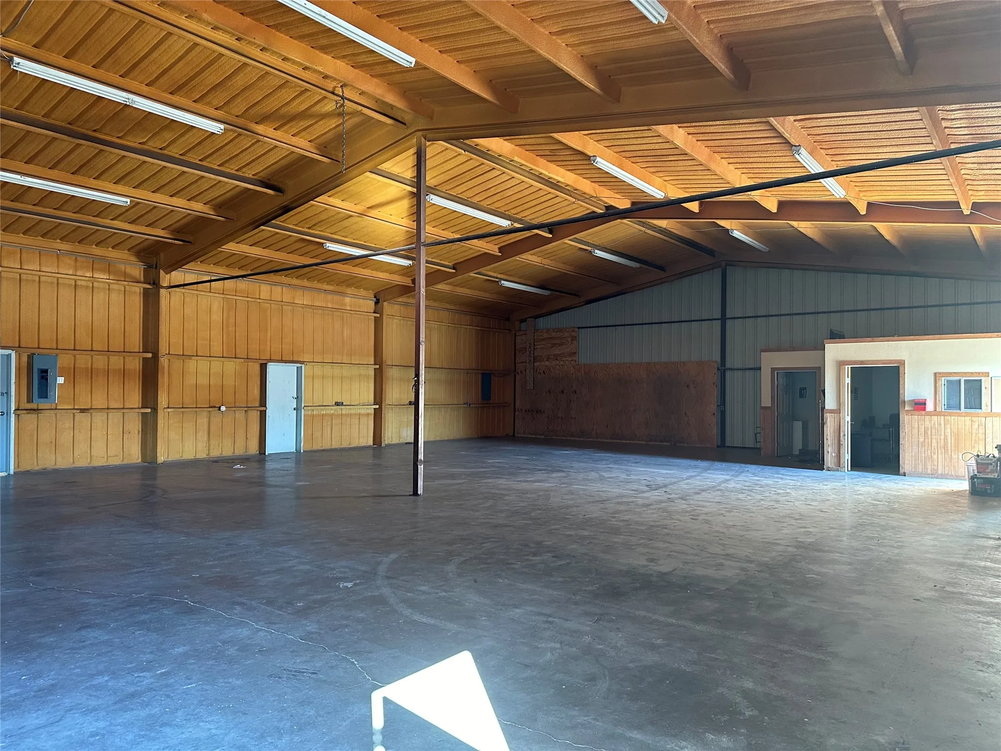 Warehouse For Rent in Parker County , 1886 Mineral Wells Highway 302, Weatherford, Texas 76088, 0, 0, Garage spaces, 0 Sqft, built in 2009, mls#21399682, Real Estate Agent in Weatherford, Homes For Rent in Parker county, Homes For Rent in Weatherford, Realtor in Weatherford Texas, Real Estate Brokerage Independent Realty Texas, Luminita Cordes Realtor
