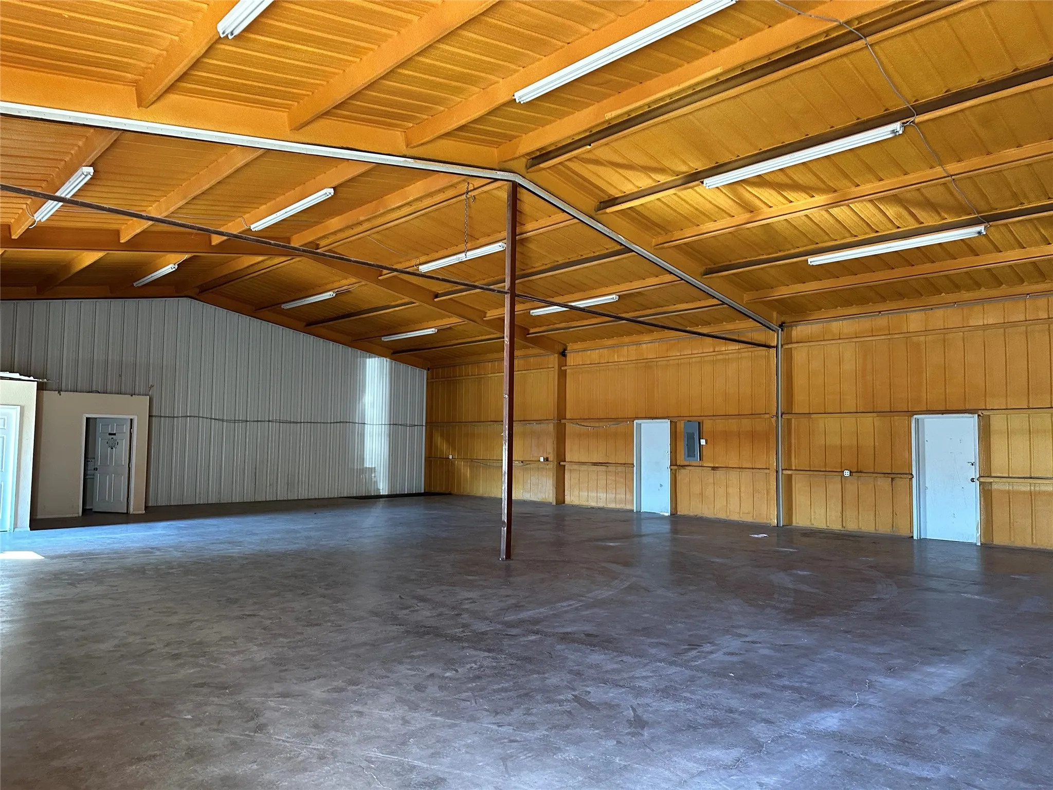 Warehouse For Rent in Parker County , 1886 Mineral Wells Highway 302, Weatherford, Texas 76088, 0, 0, Garage spaces, 0 Sqft, built in 2009, mls#21399682, Real Estate Agent in Weatherford, Homes For Rent in Parker county, Homes For Rent in Weatherford, Realtor in Weatherford Texas, Real Estate Brokerage Independent Realty Texas, Luminita Cordes Realtor