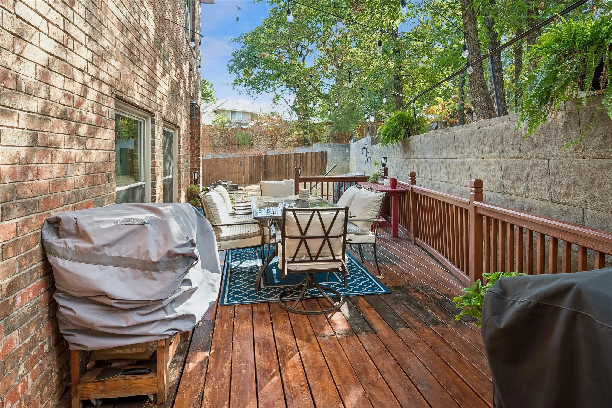 Single Family Residence For Sale in Tarrant County , 1502 Bennington Court, Grapevine, Texas 76051, 3 Bedroom, 3 Bathroom, 2 Garage spaces, 1,592 Sqft, built in 1987, mls#21400490, Real Estate Agent in Grapevine, Homes For Sale in Tarrant county, Homes For Sale in Grapevine, Realtor in Grapevine Texas, Real Estate Brokerage Independent Realty Texas, Luminita Cordes Realtor