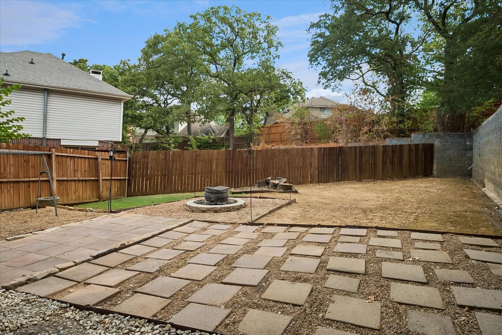 Single Family Residence For Sale in Tarrant County , 1502 Bennington Court, Grapevine, Texas 76051, 3 Bedroom, 3 Bathroom, 2 Garage spaces, 1,592 Sqft, built in 1987, mls#21400490, Real Estate Agent in Grapevine, Homes For Sale in Tarrant county, Homes For Sale in Grapevine, Realtor in Grapevine Texas, Real Estate Brokerage Independent Realty Texas, Luminita Cordes Realtor
