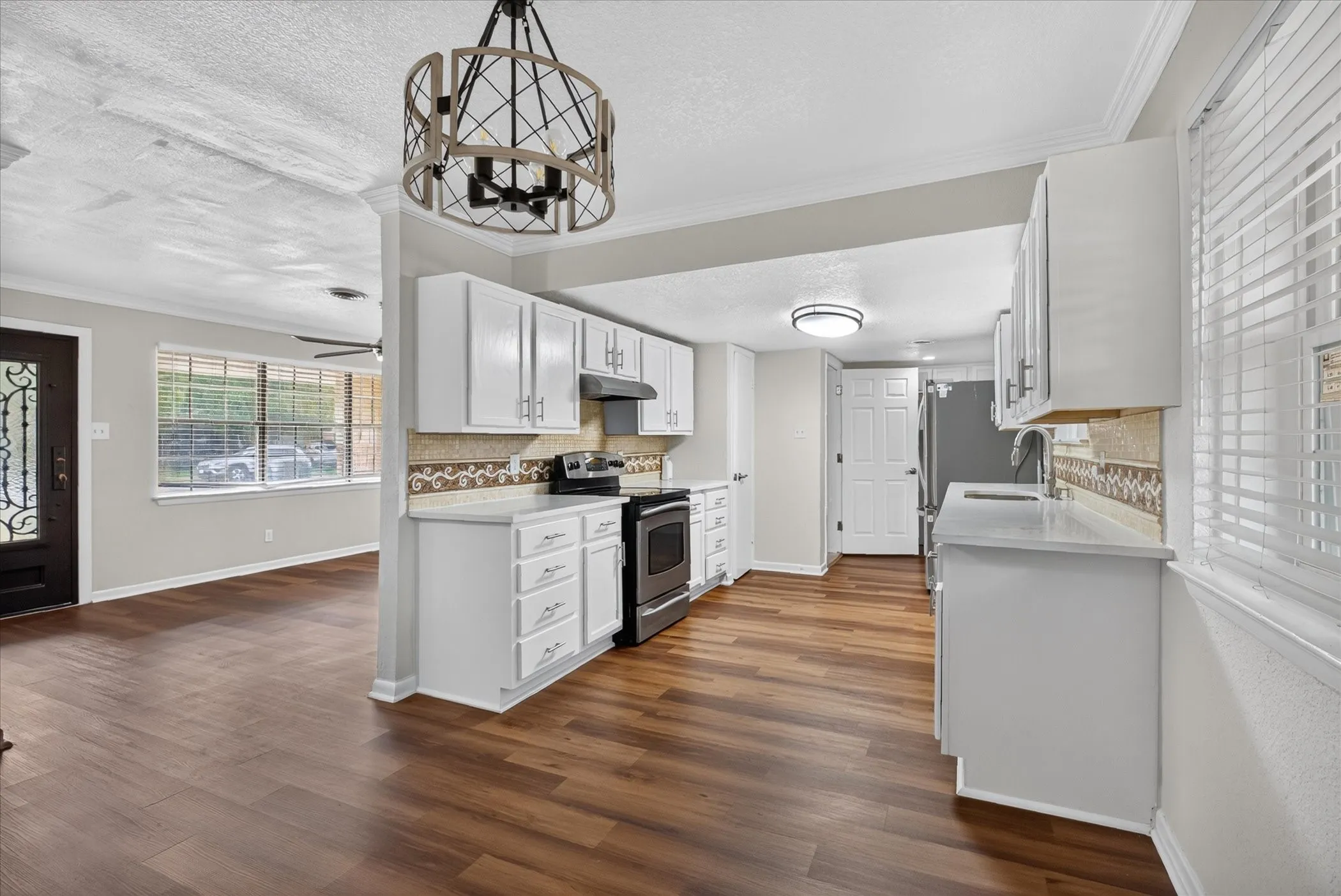 Single Family Residence For Sale in Dallas County , 2983 Amber Lane, Farmers Branch, Texas 75234, 4 Bedroom, 4 Bathroom, Garage spaces, 1,600 Sqft, built in 1959, mls#21400896, Real Estate Agent in Farmers Branch, Homes For Sale in Dallas county, Homes For Sale in Farmers Branch, Realtor in Farmers Branch Texas, Real Estate Brokerage Independent Realty Texas, Luminita Cordes Realtor