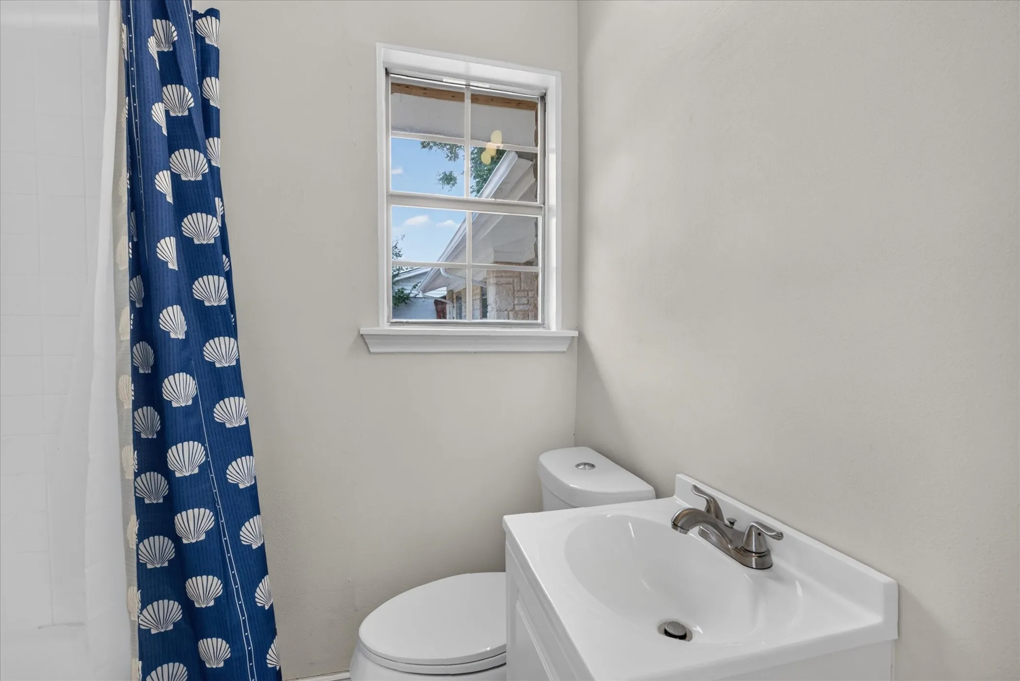 Single Family Residence For Sale in Dallas County , 2983 Amber Lane, Farmers Branch, Texas 75234, 4 Bedroom, 4 Bathroom, Garage spaces, 1,600 Sqft, built in 1959, mls#21400896, Real Estate Agent in Farmers Branch, Homes For Sale in Dallas county, Homes For Sale in Farmers Branch, Realtor in Farmers Branch Texas, Real Estate Brokerage Independent Realty Texas, Luminita Cordes Realtor