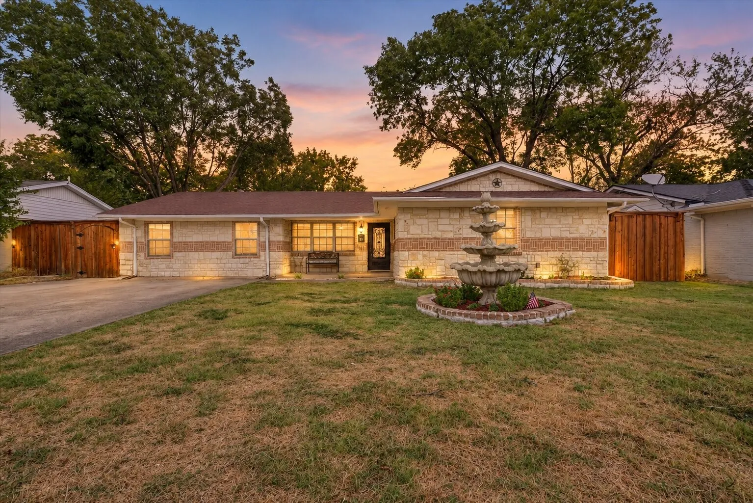 Single Family Residence For Sale in Dallas County , 2983 Amber Lane, Farmers Branch, Texas 75234, 4 Bedroom, 4 Bathroom, Garage spaces, 1,600 Sqft, built in 1959, mls#21400896, Real Estate Agent in Farmers Branch, Homes For Sale in Dallas county, Homes For Sale in Farmers Branch, Realtor in Farmers Branch Texas, Real Estate Brokerage Independent Realty Texas, Luminita Cordes Realtor