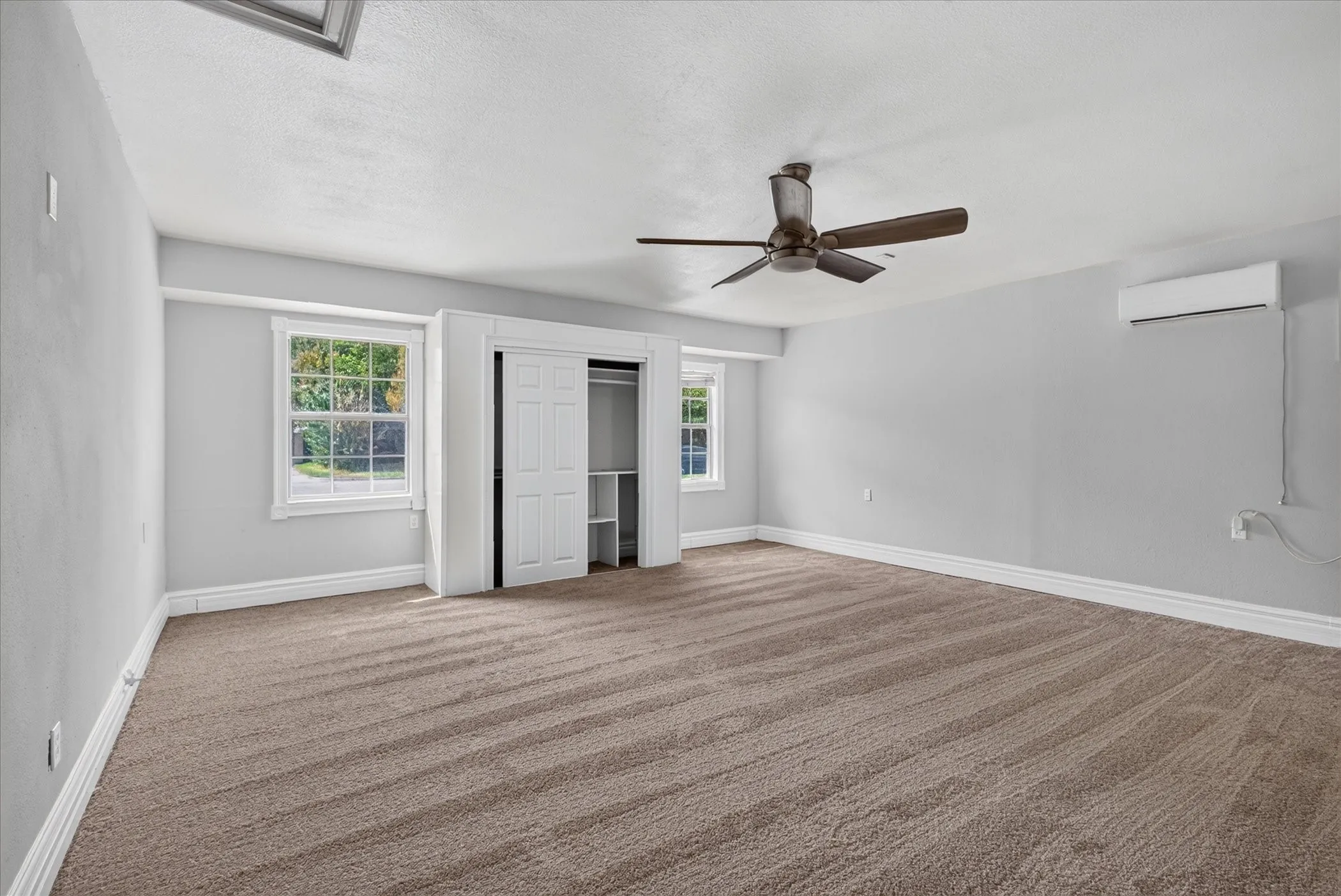 Single Family Residence For Sale in Dallas County , 2983 Amber Lane, Farmers Branch, Texas 75234, 4 Bedroom, 4 Bathroom, Garage spaces, 1,600 Sqft, built in 1959, mls#21400896, Real Estate Agent in Farmers Branch, Homes For Sale in Dallas county, Homes For Sale in Farmers Branch, Realtor in Farmers Branch Texas, Real Estate Brokerage Independent Realty Texas, Luminita Cordes Realtor