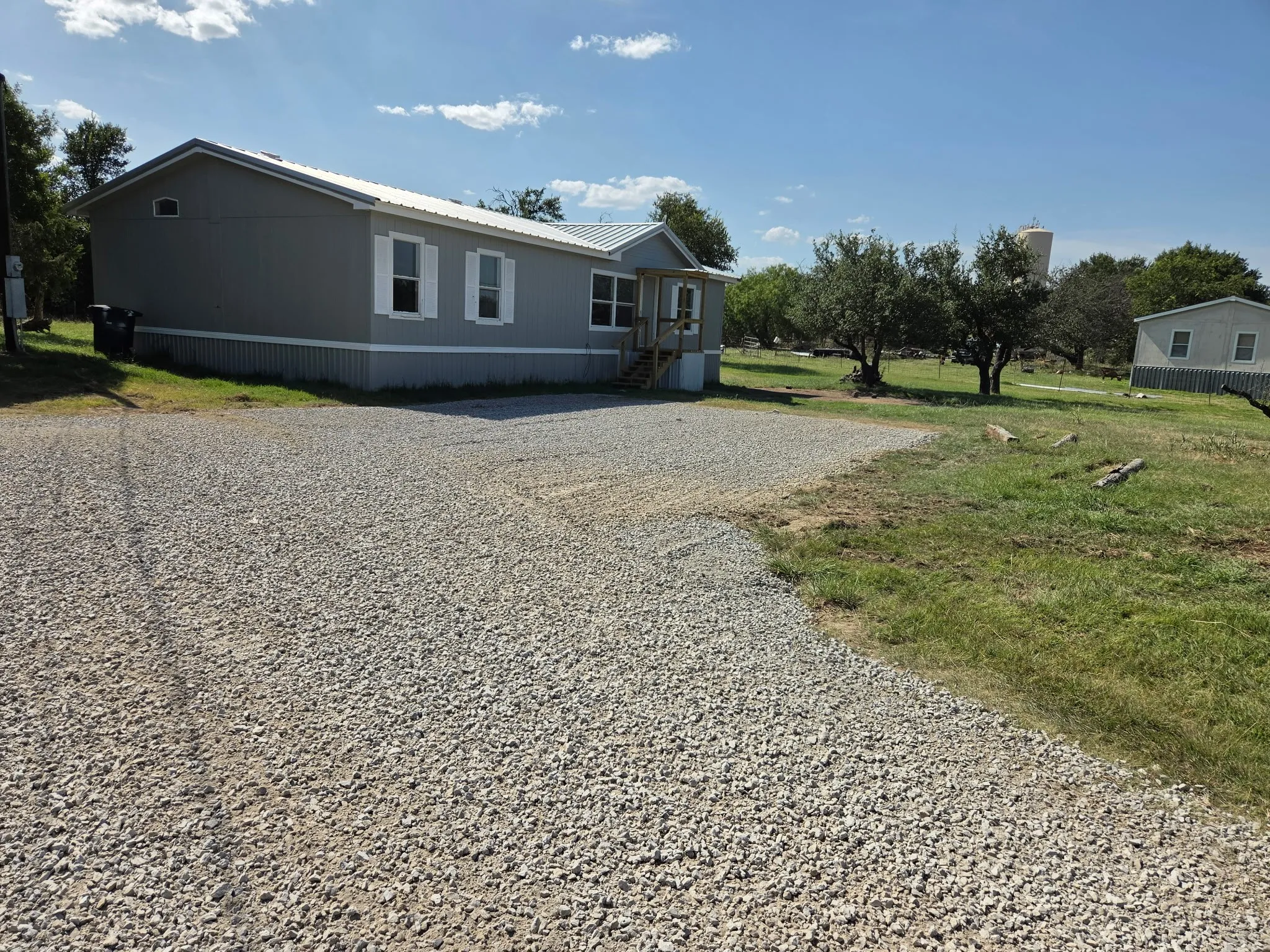 Mobile Home For Rent in Parker County , 143 Summit Ridge Lane, Springtown, Texas 76082, 3 Bedroom, 2 Bathroom, Garage spaces, 1,512 Sqft, built in 2001, mls#21400962, Real Estate Agent in Springtown, Homes For Rent in Parker county, Homes For Rent in Springtown, Realtor in Springtown Texas, Real Estate Brokerage Independent Realty Texas, Luminita Cordes Realtor