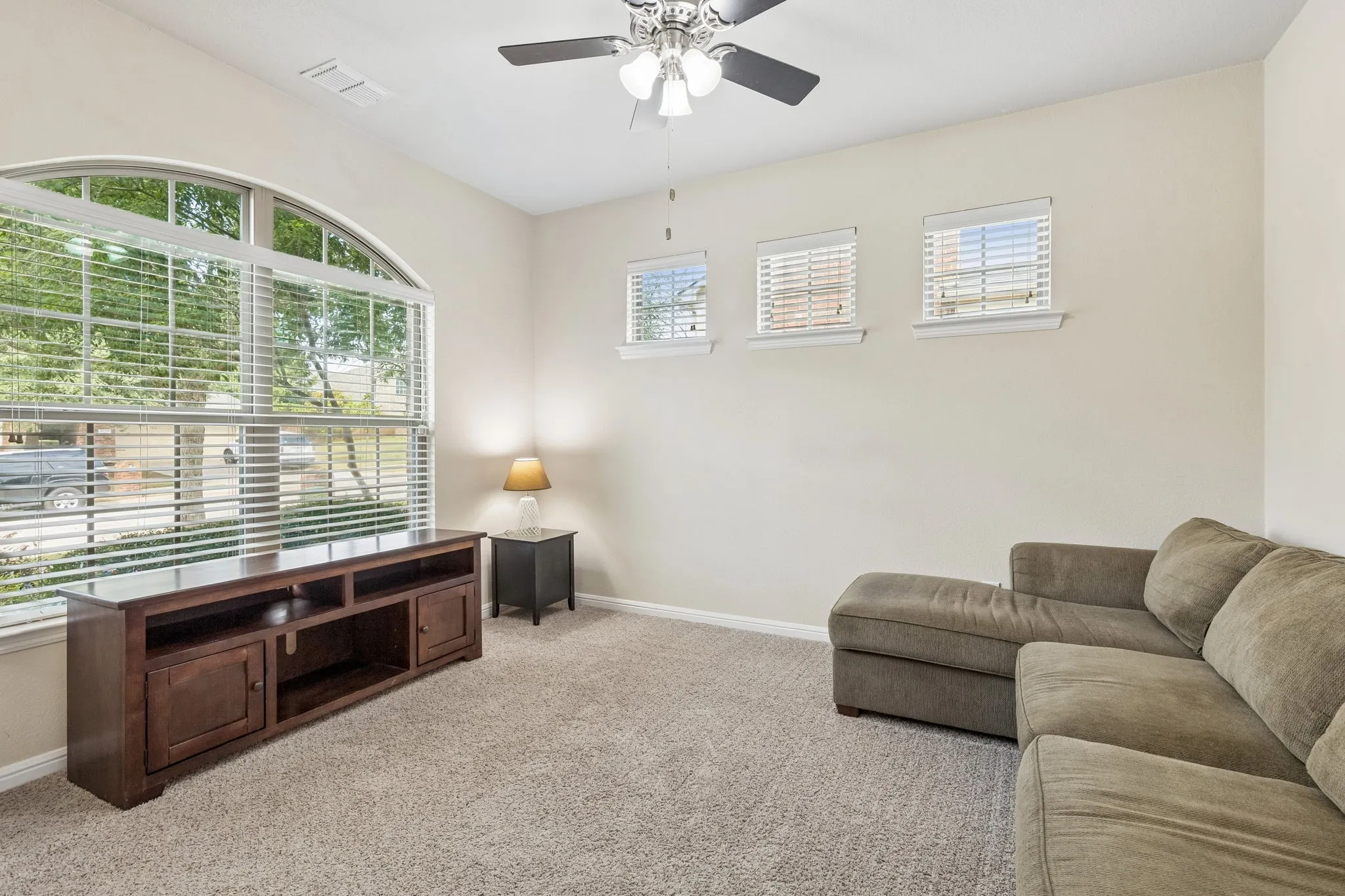 Single Family Residence For Sale in Dallas County , 2627 Cotillion Drive, Sachse, Texas 75048, 4 Bedroom, 3 Bathroom, 2 Garage spaces, 3,148 Sqft, built in 2013, mls#21393883, Real Estate Agent in Sachse, Homes For Sale in Dallas county, Homes For Sale in Sachse, Realtor in Sachse Texas, Real Estate Brokerage Independent Realty Texas, Luminita Cordes Realtor