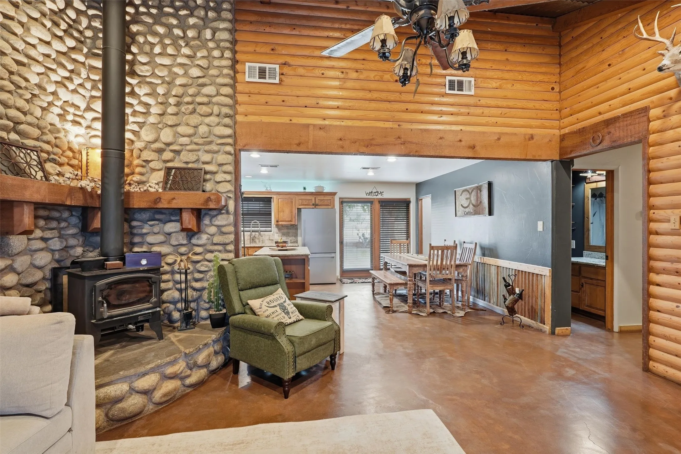 Farm For Sale in Parker County , 13827 Baker Road, Weatherford, Texas 76087, 3 Bedroom, 2 Bathroom, 2 Garage spaces, 1,380 Sqft, built in 1997, mls#21397345, Real Estate Agent in Weatherford, Homes For Sale in Parker county, Homes For Sale in Weatherford, Realtor in Weatherford Texas, Real Estate Brokerage Independent Realty Texas, Luminita Cordes Realtor