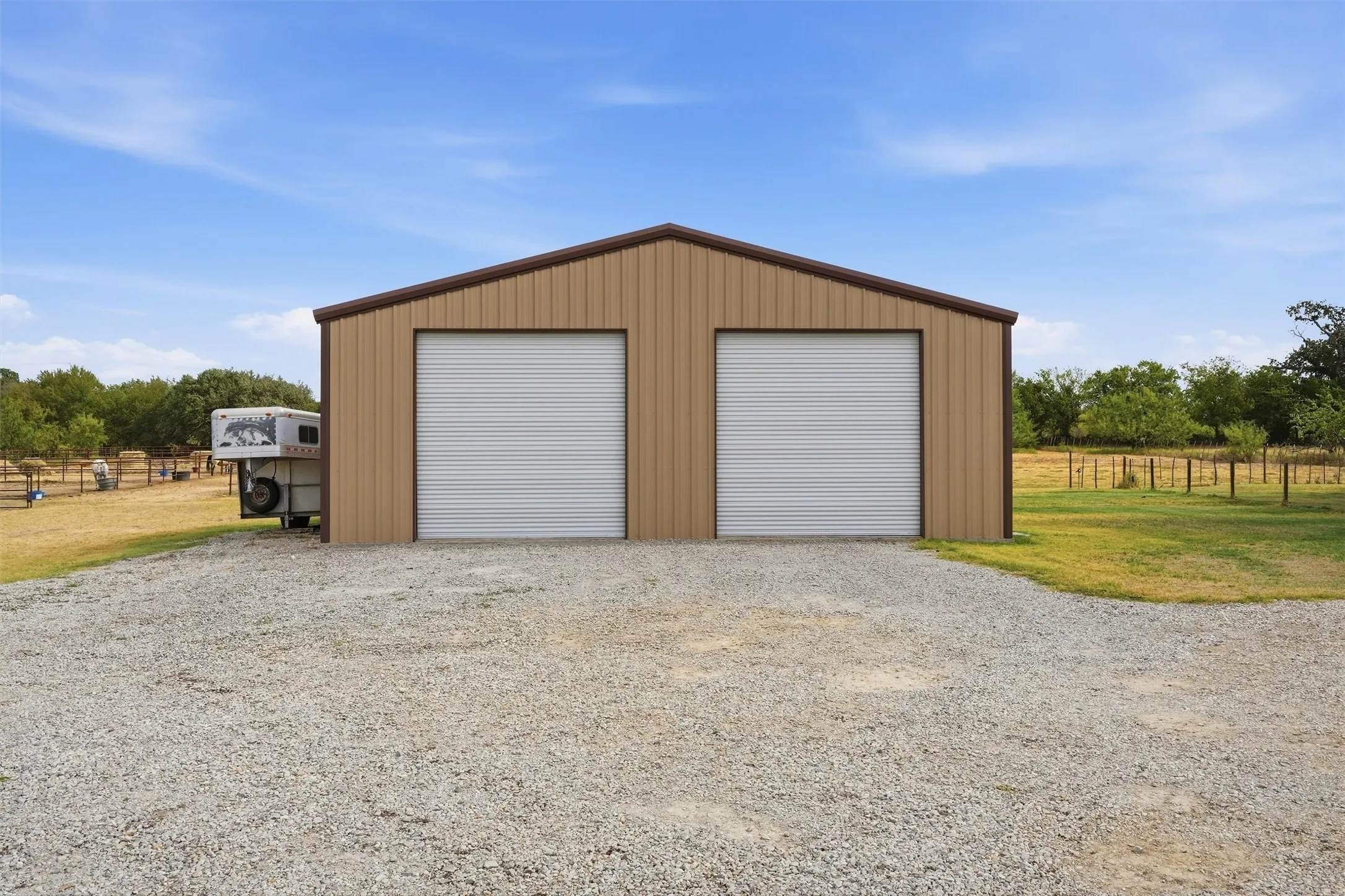 Farm For Sale in Parker County , 13827 Baker Road, Weatherford, Texas 76087, 3 Bedroom, 2 Bathroom, 2 Garage spaces, 1,380 Sqft, built in 1997, mls#21397345, Real Estate Agent in Weatherford, Homes For Sale in Parker county, Homes For Sale in Weatherford, Realtor in Weatherford Texas, Real Estate Brokerage Independent Realty Texas, Luminita Cordes Realtor