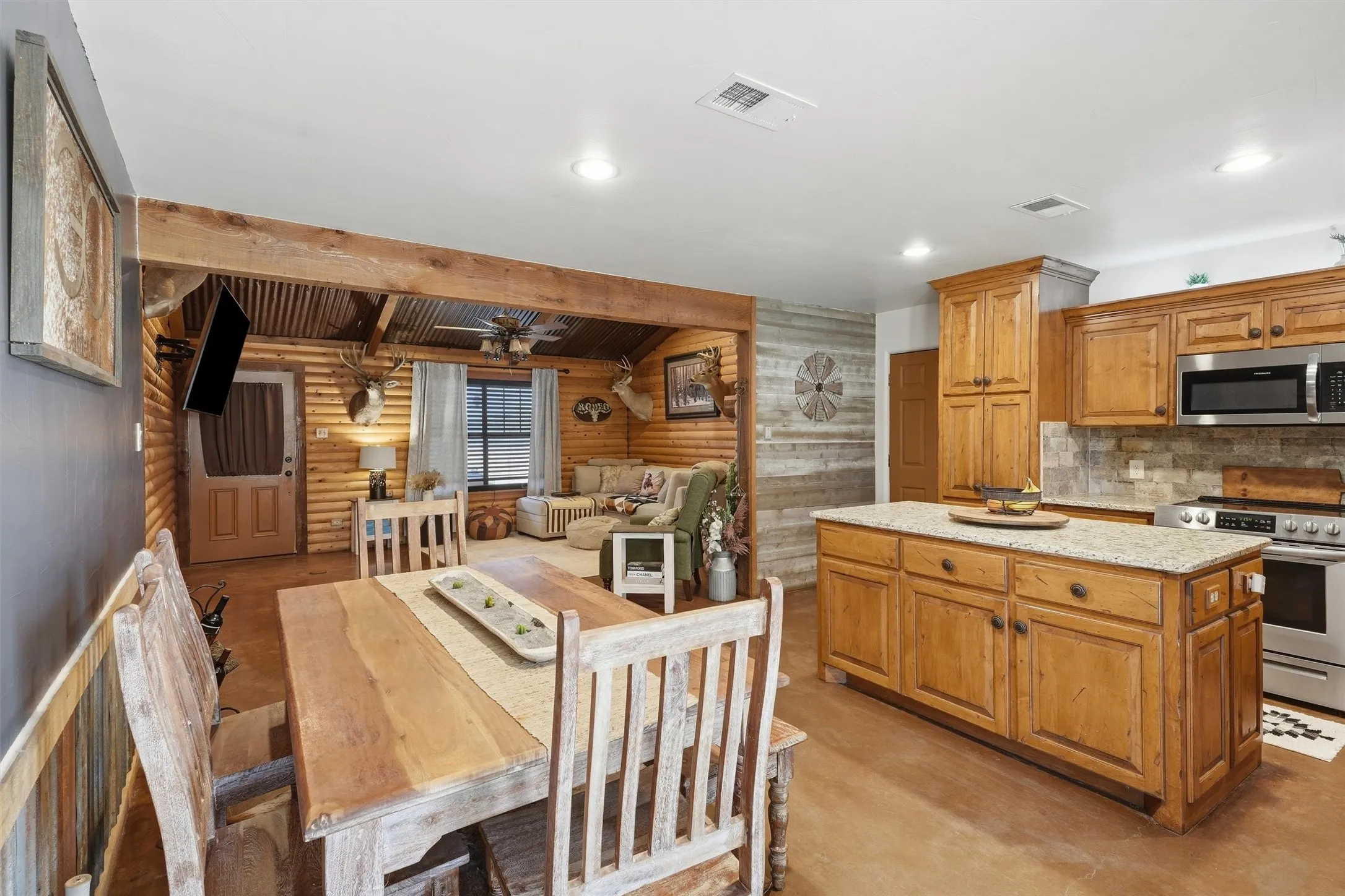 Farm For Sale in Parker County , 13827 Baker Road, Weatherford, Texas 76087, 3 Bedroom, 2 Bathroom, 2 Garage spaces, 1,380 Sqft, built in 1997, mls#21397345, Real Estate Agent in Weatherford, Homes For Sale in Parker county, Homes For Sale in Weatherford, Realtor in Weatherford Texas, Real Estate Brokerage Independent Realty Texas, Luminita Cordes Realtor