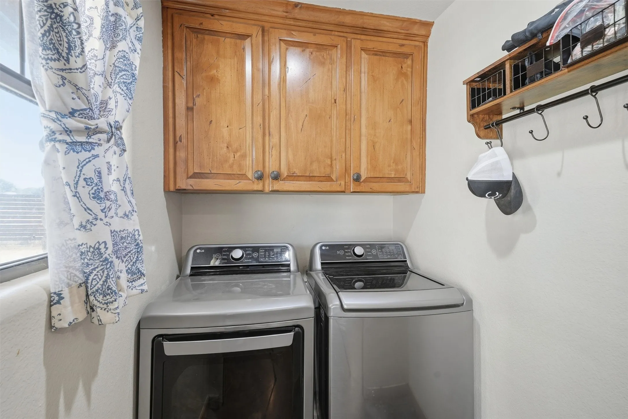 Farm For Sale in Parker County , 13827 Baker Road, Weatherford, Texas 76087, 3 Bedroom, 2 Bathroom, 2 Garage spaces, 1,380 Sqft, built in 1997, mls#21397345, Real Estate Agent in Weatherford, Homes For Sale in Parker county, Homes For Sale in Weatherford, Realtor in Weatherford Texas, Real Estate Brokerage Independent Realty Texas, Luminita Cordes Realtor