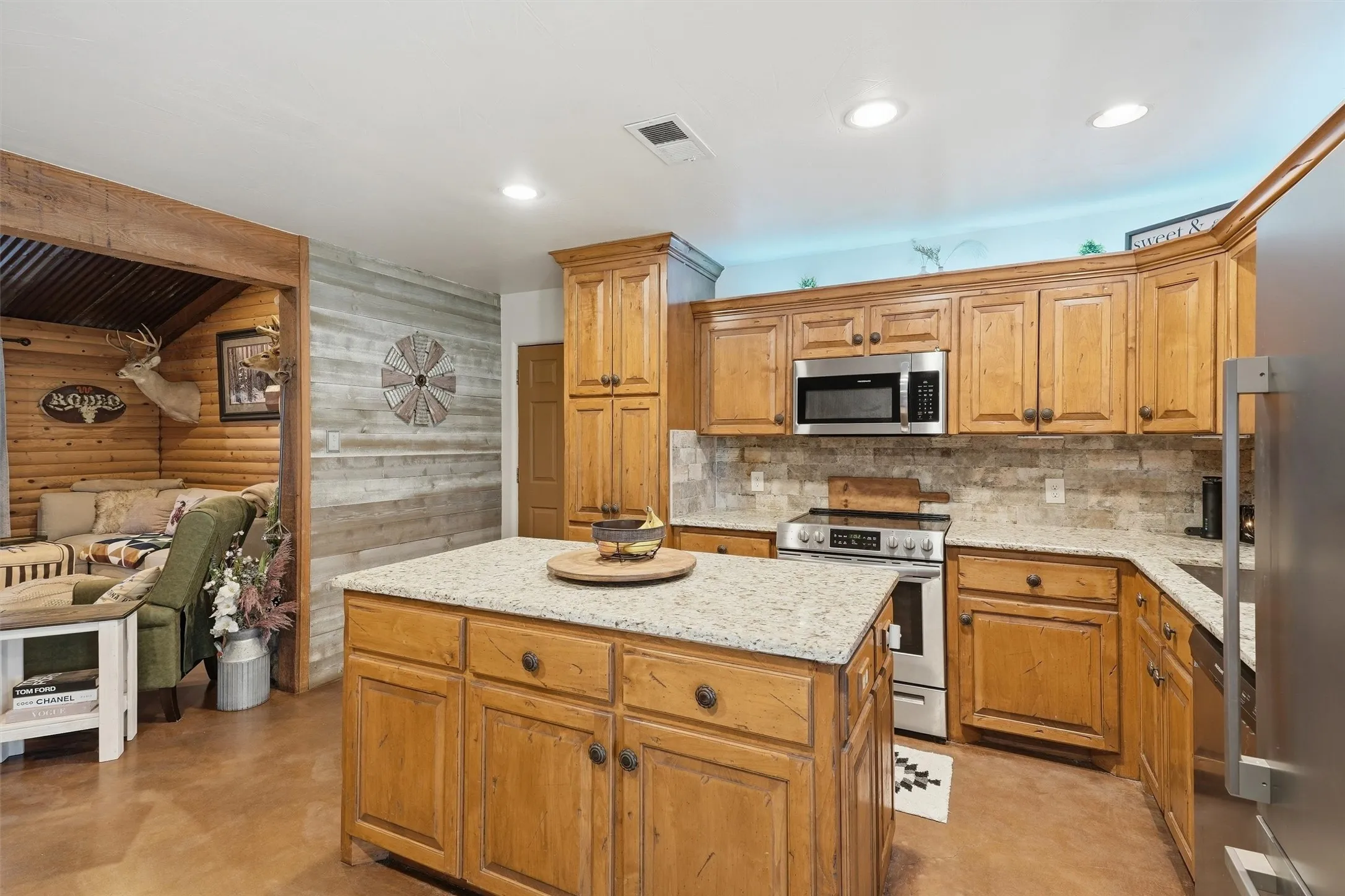 Farm For Sale in Parker County , 13827 Baker Road, Weatherford, Texas 76087, 3 Bedroom, 2 Bathroom, 2 Garage spaces, 1,380 Sqft, built in 1997, mls#21397345, Real Estate Agent in Weatherford, Homes For Sale in Parker county, Homes For Sale in Weatherford, Realtor in Weatherford Texas, Real Estate Brokerage Independent Realty Texas, Luminita Cordes Realtor
