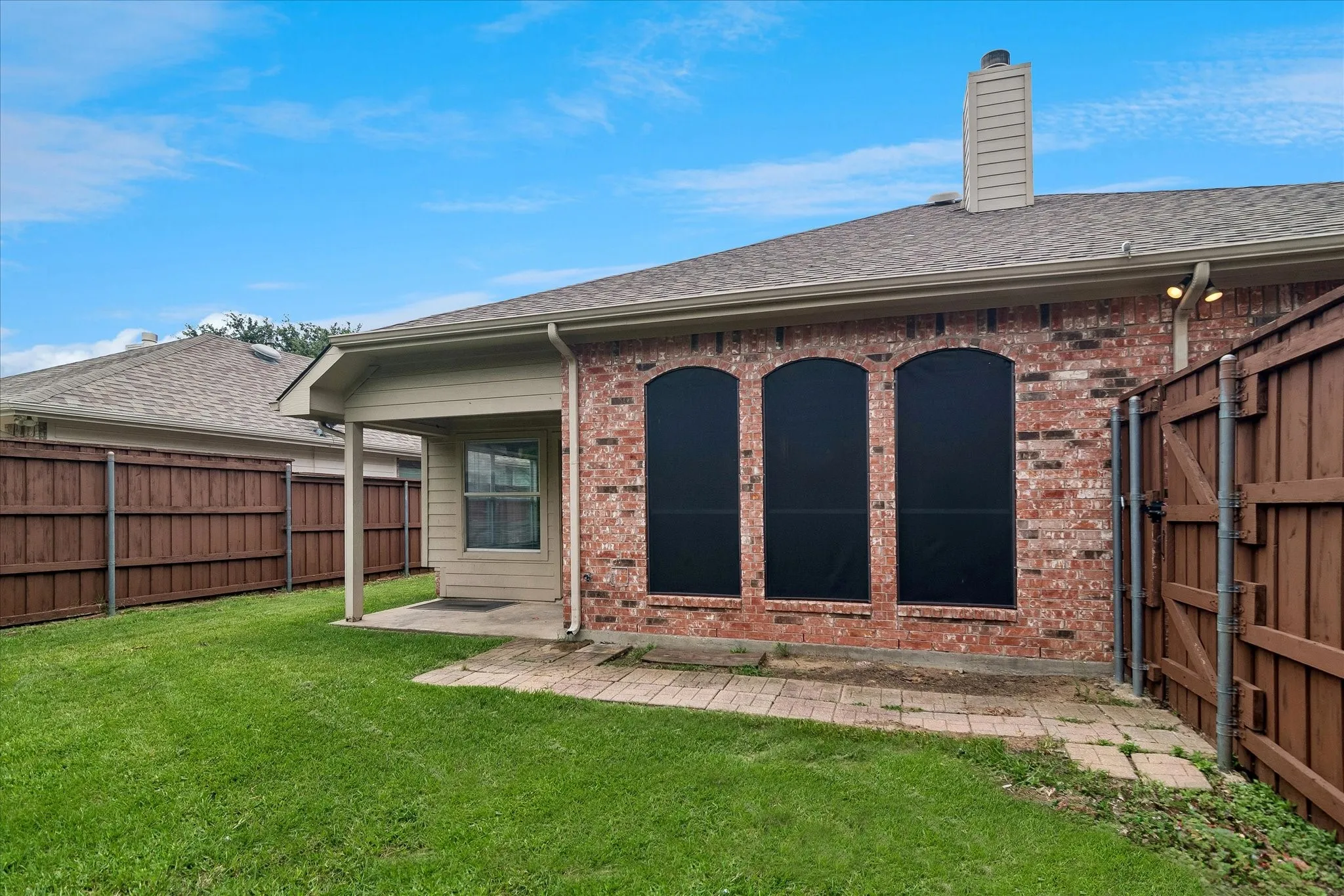 Single Family Residence For Sale in Collin County , 10610 Stone Falls Lane, Frisco, Texas 75035, 4 Bedroom, 2 Bathroom, 2 Garage spaces, 2,169 Sqft, built in 1998, mls#21400965, Real Estate Agent in Frisco, Homes For Sale in Collin county, Homes For Sale in Frisco, Realtor in Frisco Texas, Real Estate Brokerage Independent Realty Texas, Luminita Cordes Realtor