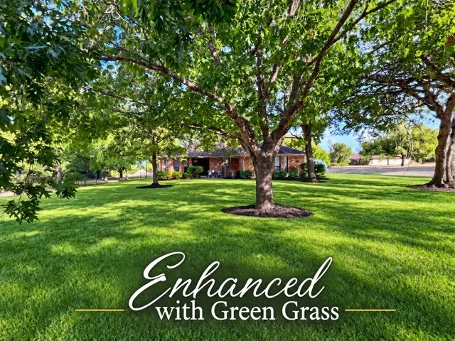 Single Family Residence For Sale in Mc Lennan County , 108 Jim Circle, Lorena, Texas 76655, 3 Bedroom, 2 Bathroom, 2 Garage spaces, 1,730 Sqft, built in 1988, mls#21397743, Real Estate Agent in Lorena, Homes For Sale in Mc Lennan county, Homes For Sale in Lorena, Realtor in Lorena Texas, Real Estate Brokerage Independent Realty Texas, Luminita Cordes Realtor