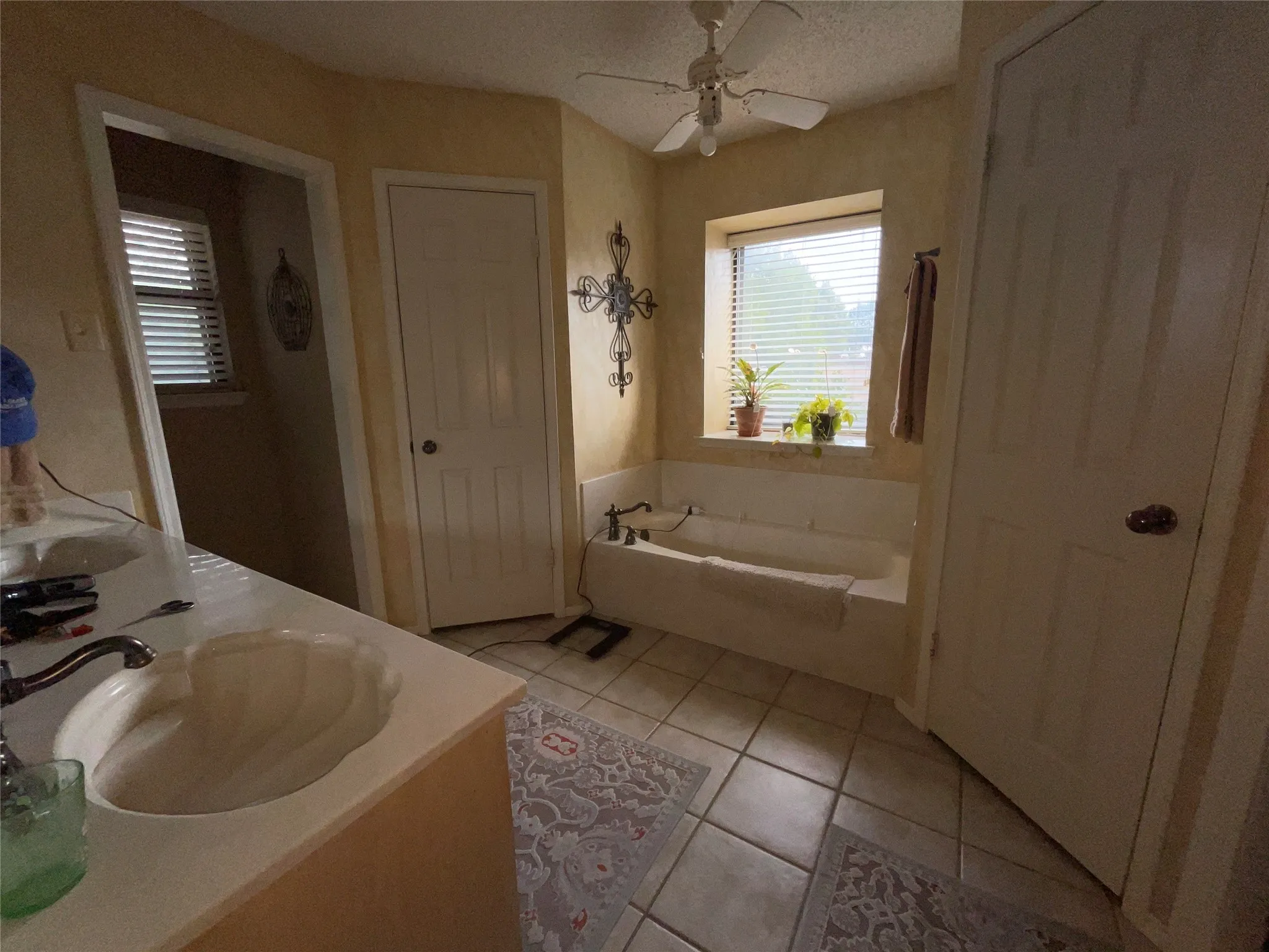 Single Family Residence For Sale in Mc Lennan County , 108 Jim Circle, Lorena, Texas 76655, 3 Bedroom, 2 Bathroom, 2 Garage spaces, 1,730 Sqft, built in 1988, mls#21397743, Real Estate Agent in Lorena, Homes For Sale in Mc Lennan county, Homes For Sale in Lorena, Realtor in Lorena Texas, Real Estate Brokerage Independent Realty Texas, Luminita Cordes Realtor