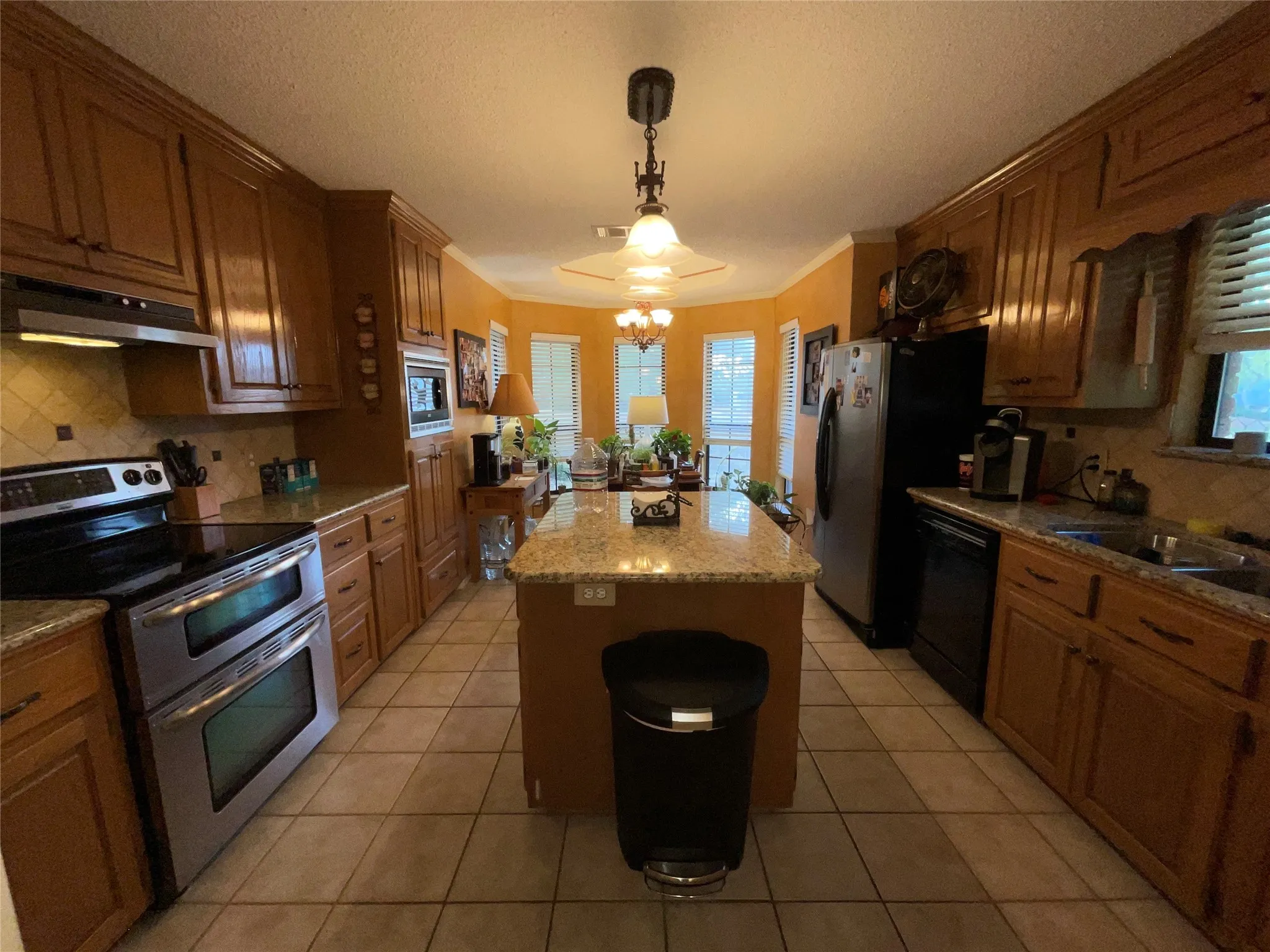 Single Family Residence For Sale in Mc Lennan County , 108 Jim Circle, Lorena, Texas 76655, 3 Bedroom, 2 Bathroom, 2 Garage spaces, 1,730 Sqft, built in 1988, mls#21397743, Real Estate Agent in Lorena, Homes For Sale in Mc Lennan county, Homes For Sale in Lorena, Realtor in Lorena Texas, Real Estate Brokerage Independent Realty Texas, Luminita Cordes Realtor
