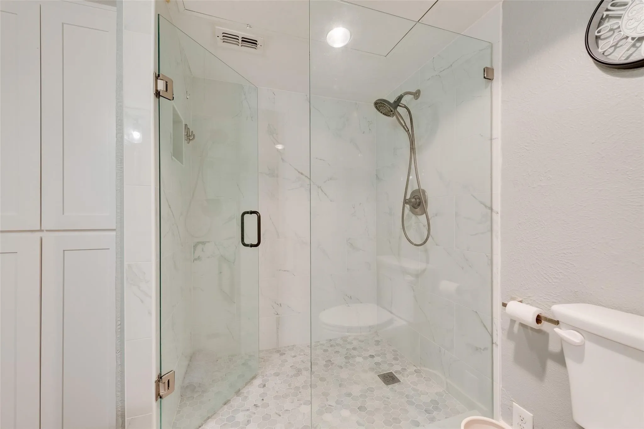 Condominium For Sale in Rockwall County , 438 Yacht Club Drive D, Rockwall, Texas 75032, 1 Bedroom, 1 Bathroom, Garage spaces, 892 Sqft, built in 1990, mls#21399691, Real Estate Agent in Rockwall, Homes For Sale in Rockwall county, Homes For Sale in Rockwall, Realtor in Rockwall Texas, Real Estate Brokerage Independent Realty Texas, Luminita Cordes Realtor