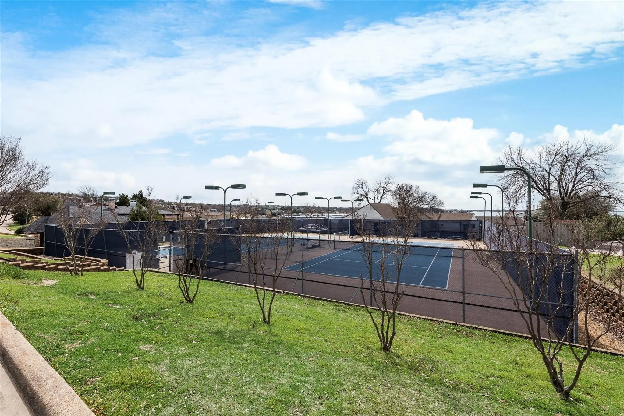 Condominium For Sale in Rockwall County , 438 Yacht Club Drive D, Rockwall, Texas 75032, 1 Bedroom, 1 Bathroom, Garage spaces, 892 Sqft, built in 1990, mls#21399691, Real Estate Agent in Rockwall, Homes For Sale in Rockwall county, Homes For Sale in Rockwall, Realtor in Rockwall Texas, Real Estate Brokerage Independent Realty Texas, Luminita Cordes Realtor