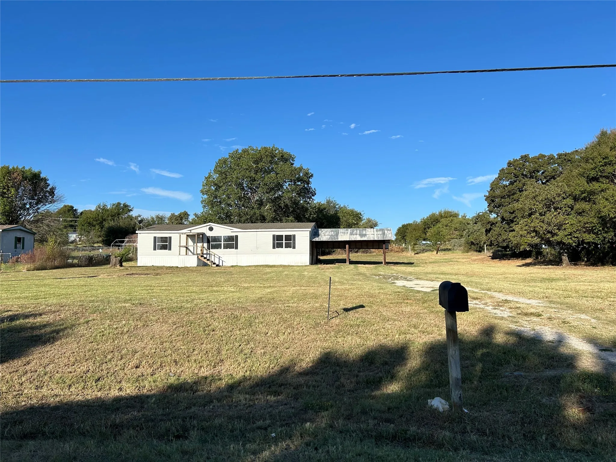 Mobile Home For Rent in Parker County , 118 Hilltop Meadows Drive, Springtown, Texas 76082, 3 Bedroom, 2 Bathroom, Garage spaces, 1,568 Sqft, built in 1998, mls#21400978, Real Estate Agent in Springtown, Homes For Rent in Parker county, Homes For Rent in Springtown, Realtor in Springtown Texas, Real Estate Brokerage Independent Realty Texas, Luminita Cordes Realtor