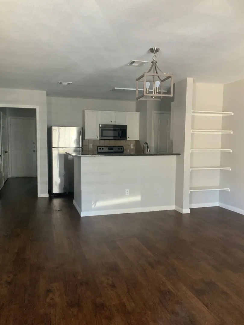 Townhouse For Rent in Mc Lennan County , 2010 11th 127, Waco, Texas 76706, 4 Bedroom, 4 Bathroom, Garage spaces, 1,500 Sqft, built in 2000, mls#21400982, Real Estate Agent in Waco, Homes For Rent in Mc Lennan county, Homes For Rent in Waco, Realtor in Waco Texas, Real Estate Brokerage Independent Realty Texas, Luminita Cordes Realtor