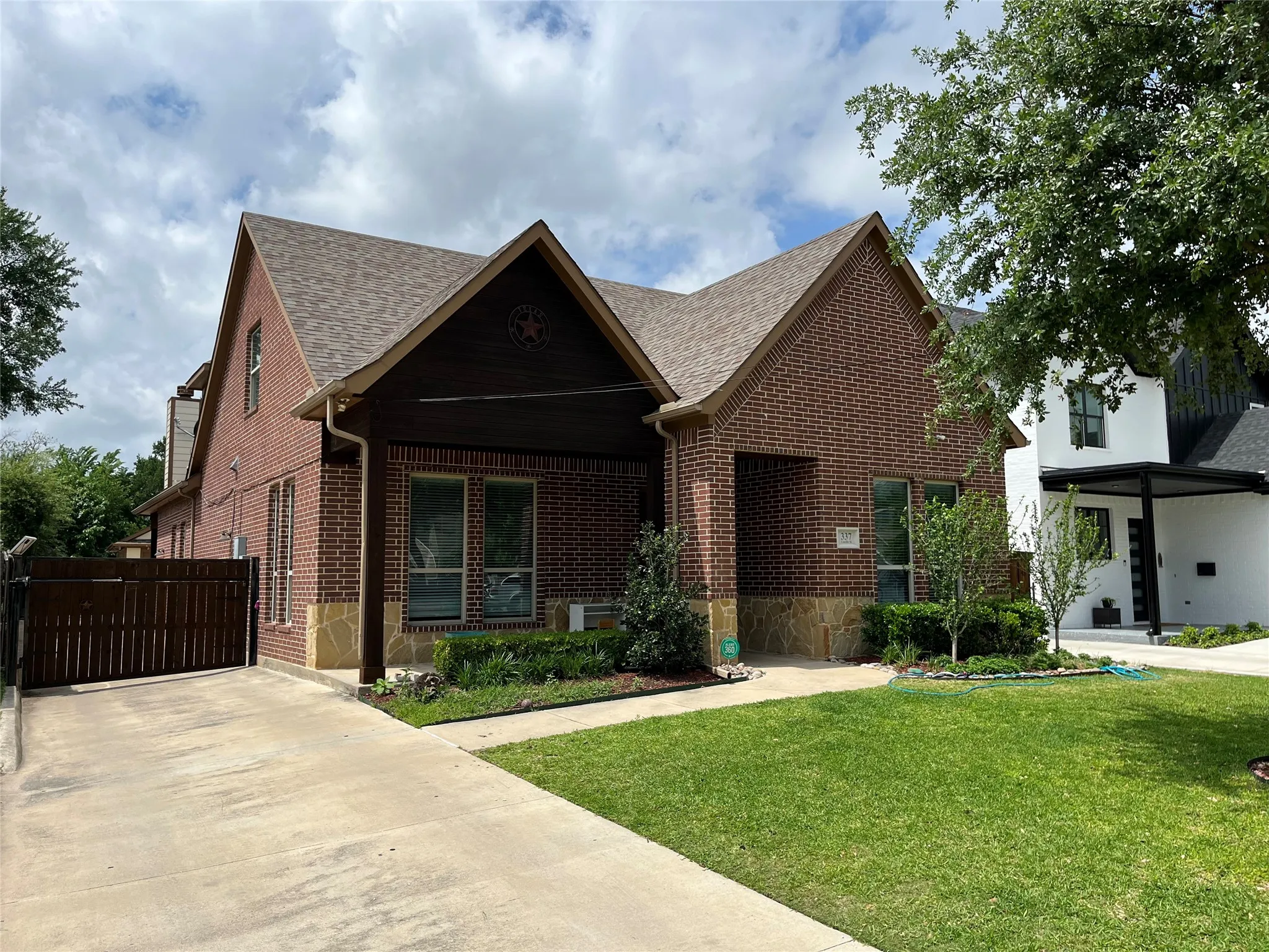Single Family Residence For Rent in Dallas County , 337 Lucille Street, Irving, Texas 75060, 4 Bedroom, 3 Bathroom, 2 Garage spaces, 3,579 Sqft, built in 2016, mls#21400990, Real Estate Agent in Irving, Homes For Rent in Dallas county, Homes For Rent in Irving, Realtor in Irving Texas, Real Estate Brokerage Independent Realty Texas, Luminita Cordes Realtor
