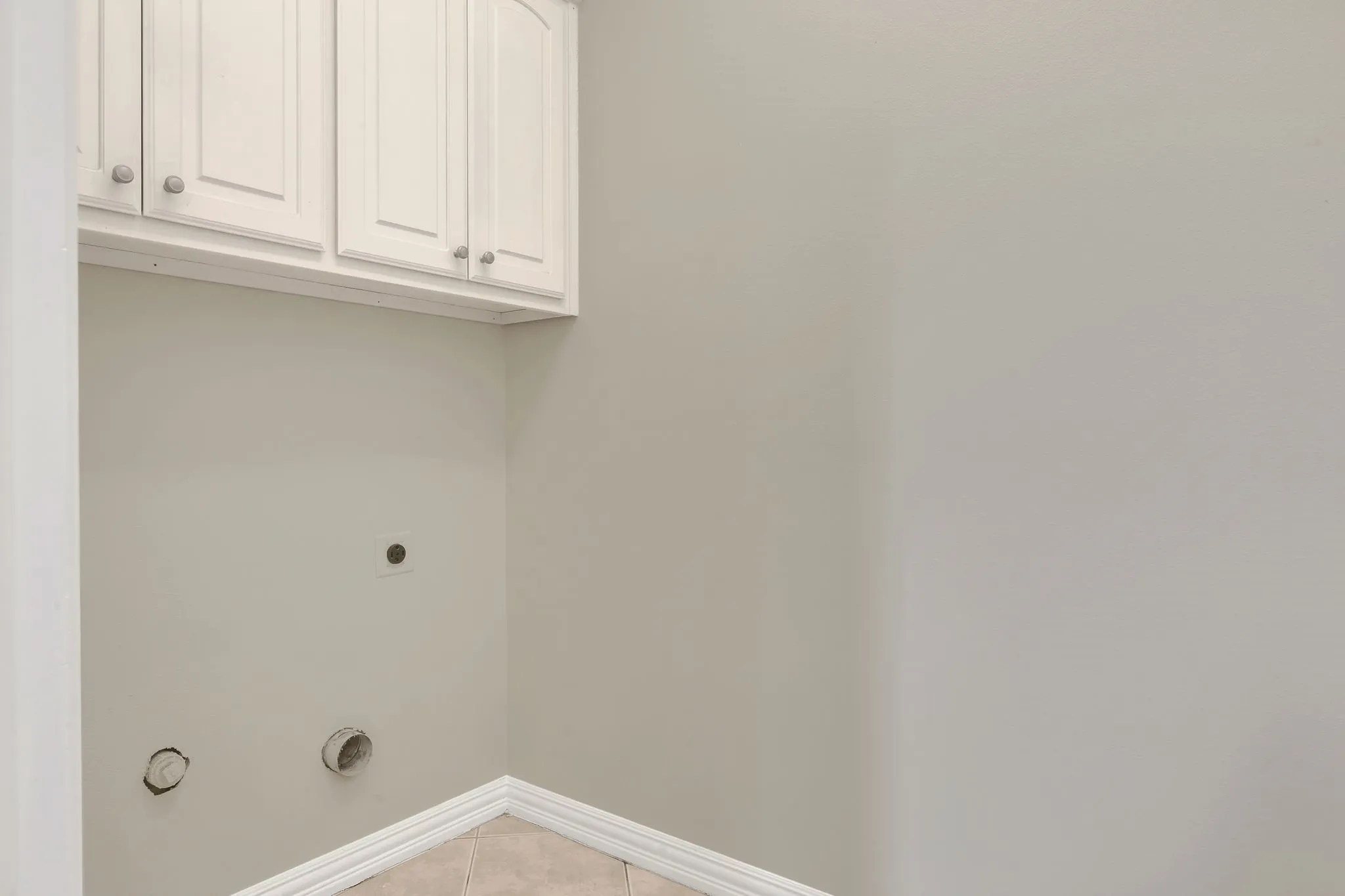 Single Family Residence For Rent in Dallas County , 5921 Llano Avenue, Dallas, Texas 75206, 5 Bedroom, 6 Bathroom, Garage spaces, 3,221 Sqft, built in 2007, mls#21400930, Real Estate Agent in Dallas, Homes For Rent in Dallas county, Homes For Rent in Dallas, Realtor in Dallas Texas, Real Estate Brokerage Independent Realty Texas, Luminita Cordes Realtor