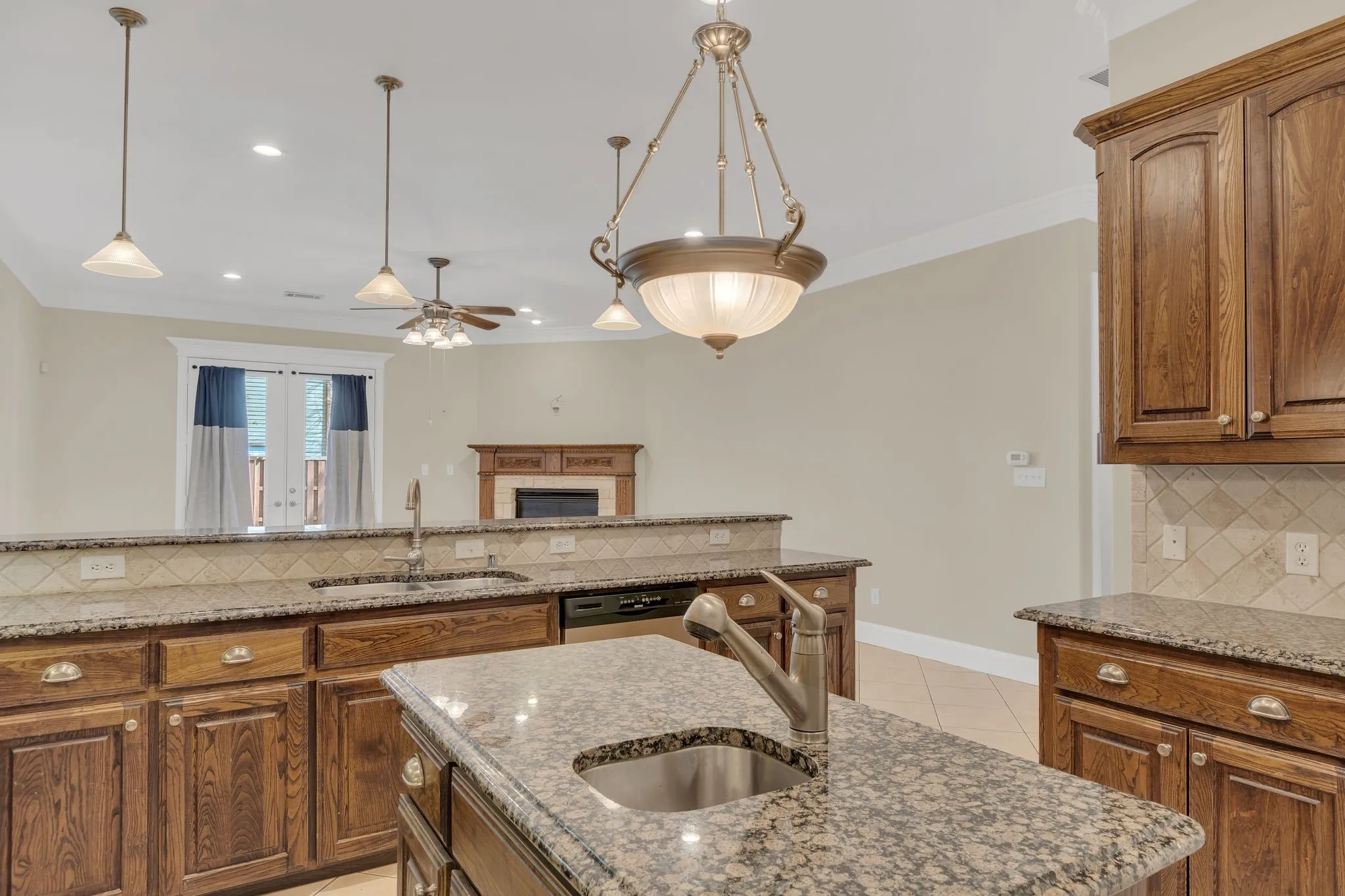 Single Family Residence For Rent in Dallas County , 5921 Llano Avenue, Dallas, Texas 75206, 5 Bedroom, 6 Bathroom, Garage spaces, 3,221 Sqft, built in 2007, mls#21400930, Real Estate Agent in Dallas, Homes For Rent in Dallas county, Homes For Rent in Dallas, Realtor in Dallas Texas, Real Estate Brokerage Independent Realty Texas, Luminita Cordes Realtor