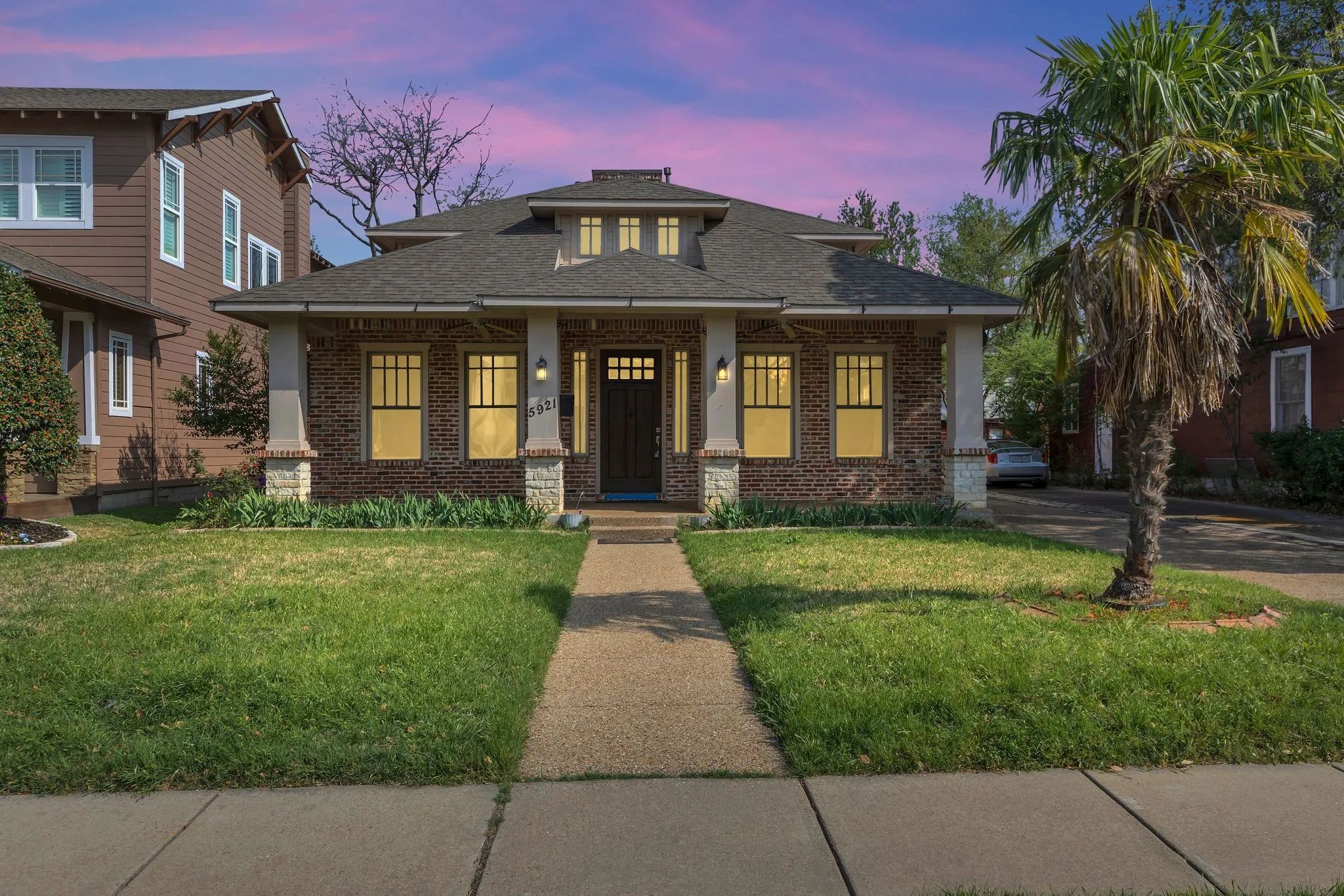 Single Family Residence For Rent in Dallas County , 5921 Llano Avenue, Dallas, Texas 75206, 5 Bedroom, 6 Bathroom, Garage spaces, 3,221 Sqft, built in 2007, mls#21400930, Real Estate Agent in Dallas, Homes For Rent in Dallas county, Homes For Rent in Dallas, Realtor in Dallas Texas, Real Estate Brokerage Independent Realty Texas, Luminita Cordes Realtor
