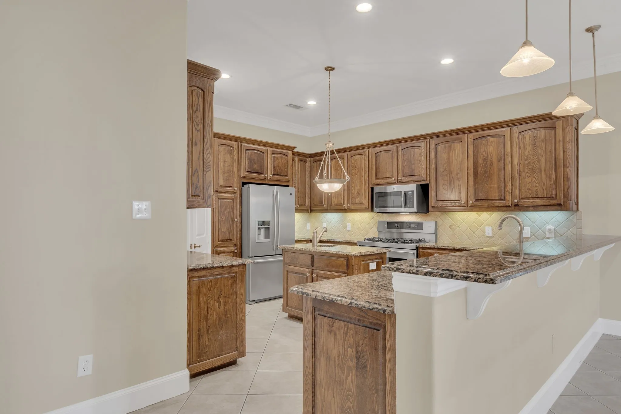 Single Family Residence For Rent in Dallas County , 5921 Llano Avenue, Dallas, Texas 75206, 5 Bedroom, 6 Bathroom, Garage spaces, 3,221 Sqft, built in 2007, mls#21400930, Real Estate Agent in Dallas, Homes For Rent in Dallas county, Homes For Rent in Dallas, Realtor in Dallas Texas, Real Estate Brokerage Independent Realty Texas, Luminita Cordes Realtor