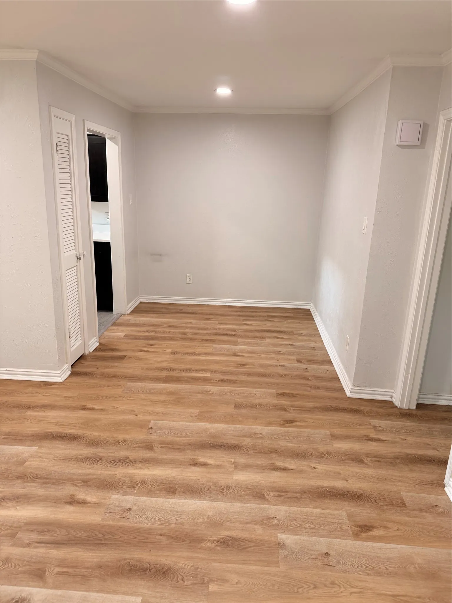 Condominium For Rent in Dallas County , 3937 Inwood Road 1028, Dallas, Texas 75209, 1 Bedroom, 1 Bathroom, Garage spaces, 648 Sqft, built in 1983, mls#21388297, Real Estate Agent in Dallas, Homes For Rent in Dallas county, Homes For Rent in Dallas, Realtor in Dallas Texas, Real Estate Brokerage Independent Realty Texas, Luminita Cordes Realtor