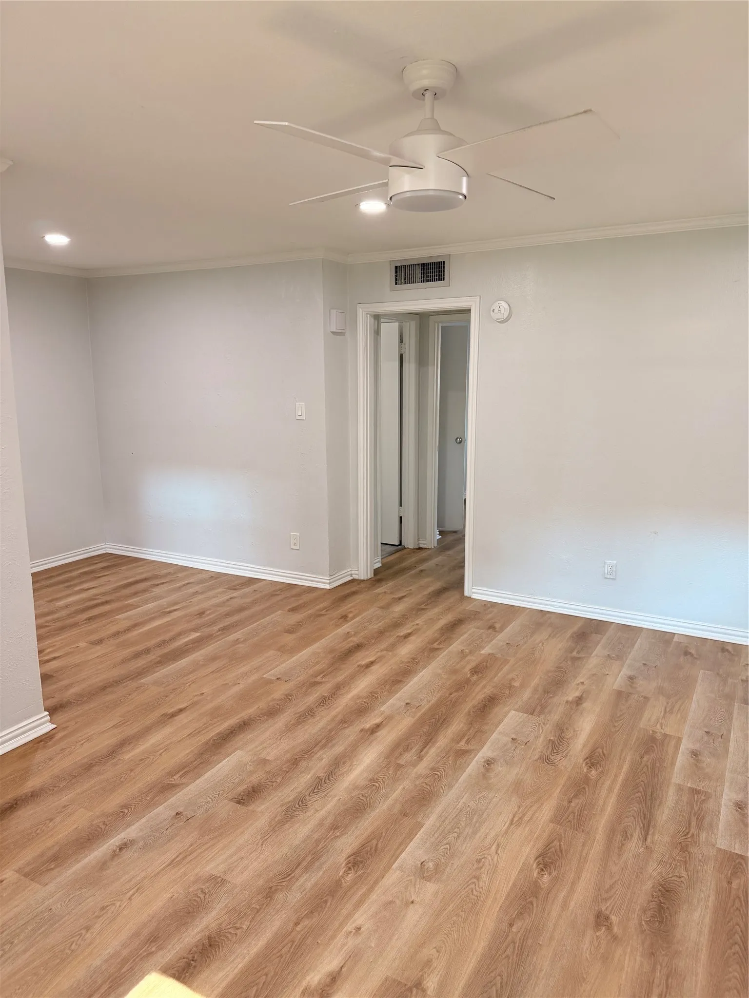 Condominium For Rent in Dallas County , 3937 Inwood Road 1028, Dallas, Texas 75209, 1 Bedroom, 1 Bathroom, Garage spaces, 648 Sqft, built in 1983, mls#21388297, Real Estate Agent in Dallas, Homes For Rent in Dallas county, Homes For Rent in Dallas, Realtor in Dallas Texas, Real Estate Brokerage Independent Realty Texas, Luminita Cordes Realtor
