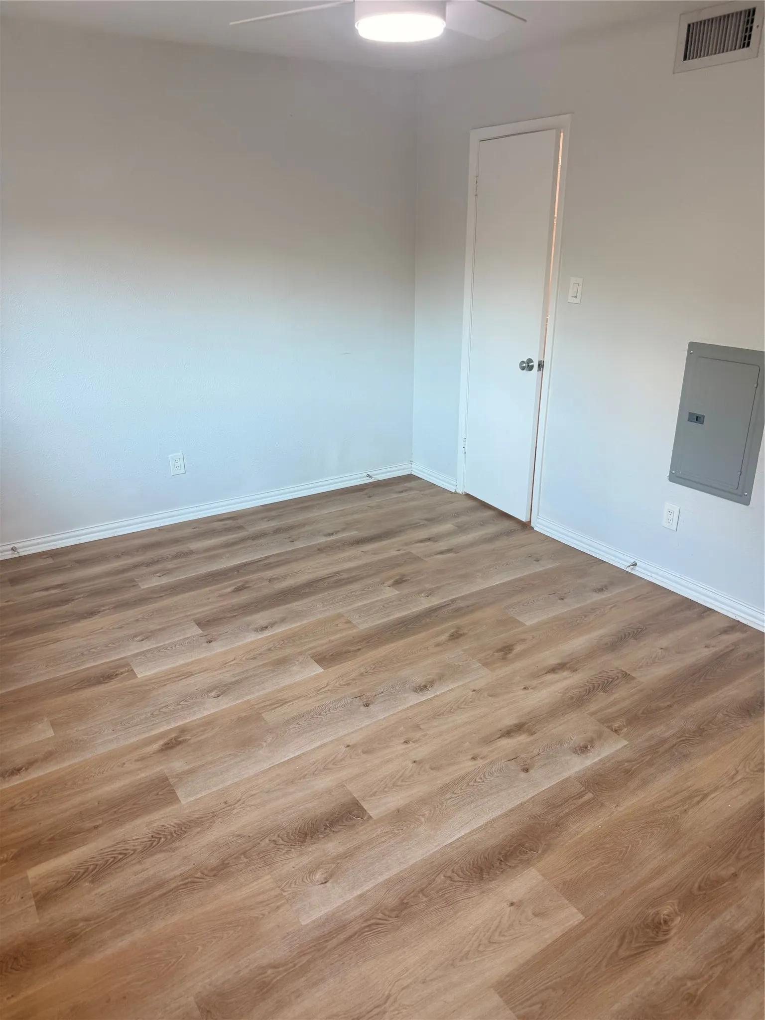 Condominium For Rent in Dallas County , 3937 Inwood Road 1028, Dallas, Texas 75209, 1 Bedroom, 1 Bathroom, Garage spaces, 648 Sqft, built in 1983, mls#21388297, Real Estate Agent in Dallas, Homes For Rent in Dallas county, Homes For Rent in Dallas, Realtor in Dallas Texas, Real Estate Brokerage Independent Realty Texas, Luminita Cordes Realtor
