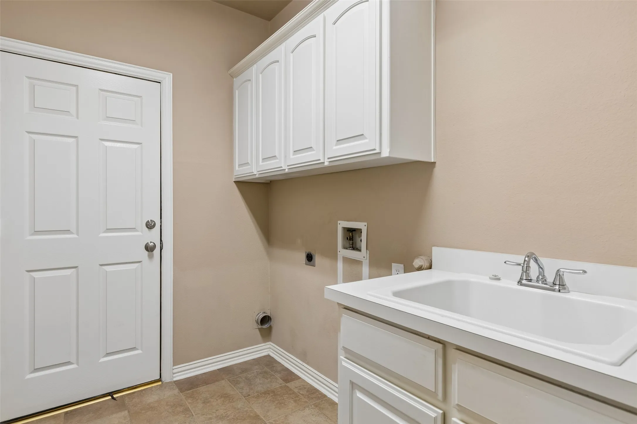 Single Family Residence For Sale in Denton County , 5263 Loma Alta Drive, Frisco, Texas 75034, 4 Bedroom, 3 Bathroom, 2 Garage spaces, 3,253 Sqft, built in 1998, mls#21400606, Real Estate Agent in Frisco, Homes For Sale in Denton county, Homes For Sale in Frisco, Realtor in Frisco Texas, Real Estate Brokerage Independent Realty Texas, Luminita Cordes Realtor