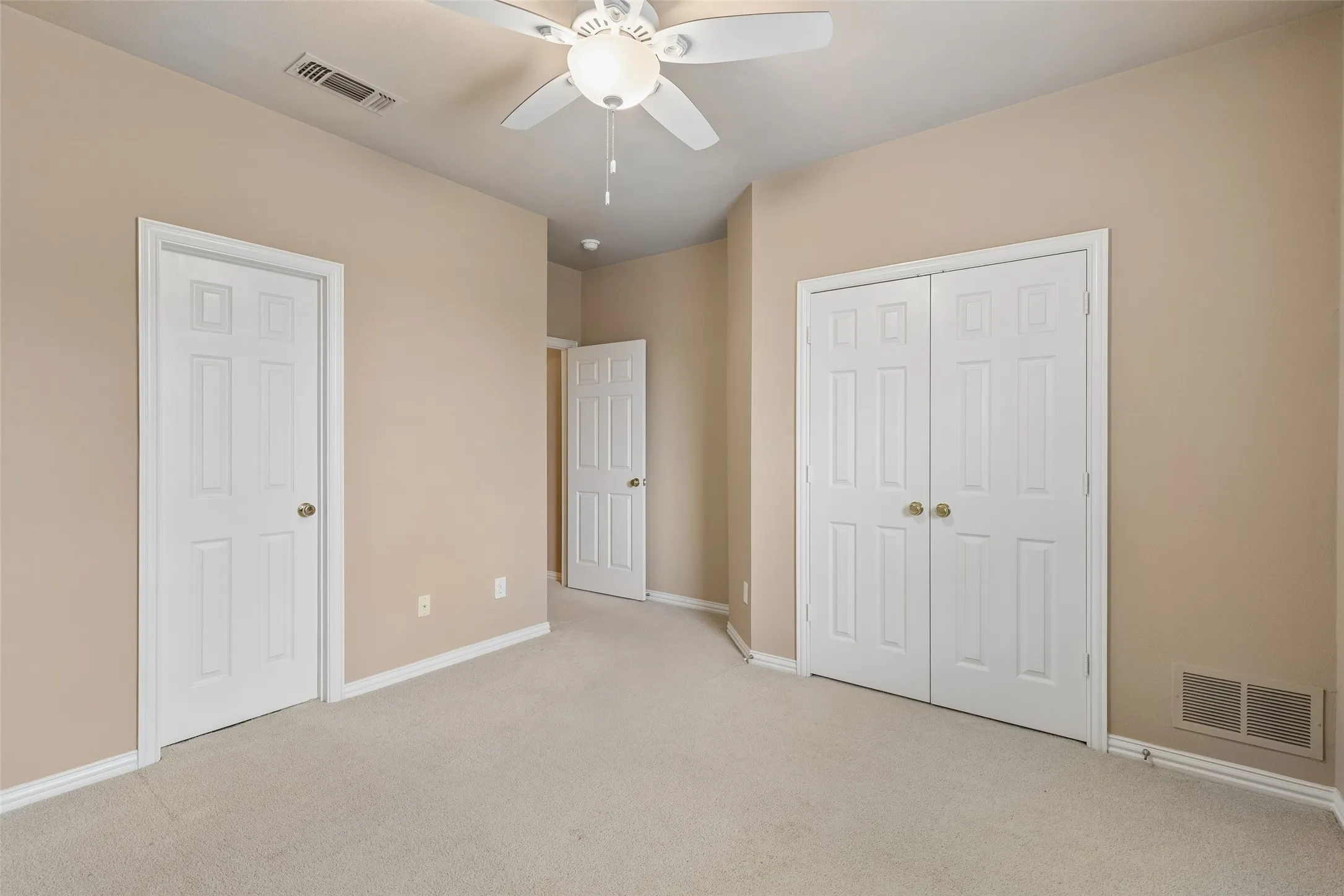 Single Family Residence For Sale in Denton County , 5263 Loma Alta Drive, Frisco, Texas 75034, 4 Bedroom, 3 Bathroom, 2 Garage spaces, 3,253 Sqft, built in 1998, mls#21400606, Real Estate Agent in Frisco, Homes For Sale in Denton county, Homes For Sale in Frisco, Realtor in Frisco Texas, Real Estate Brokerage Independent Realty Texas, Luminita Cordes Realtor
