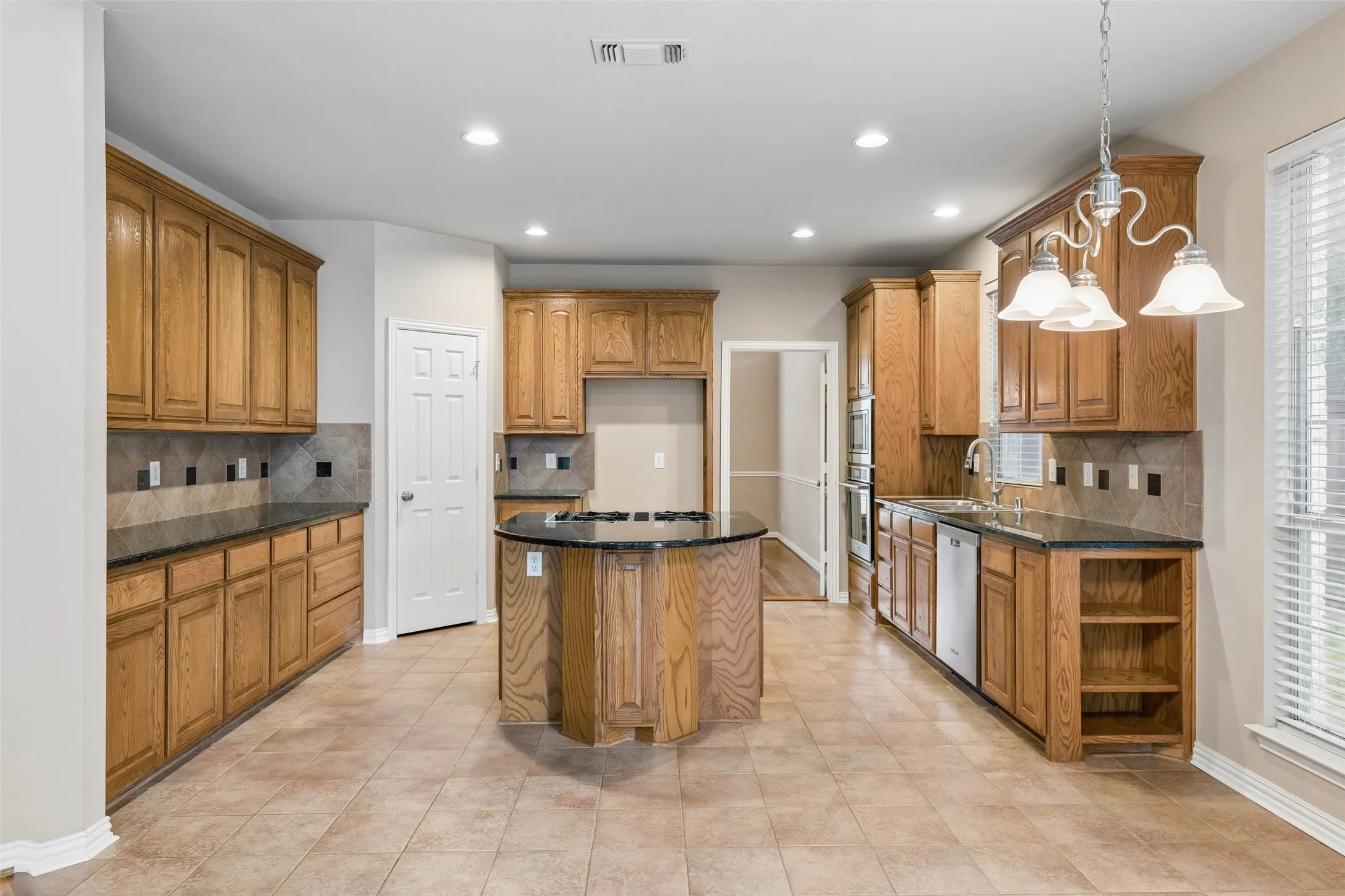 Single Family Residence For Sale in Denton County , 5263 Loma Alta Drive, Frisco, Texas 75034, 4 Bedroom, 3 Bathroom, 2 Garage spaces, 3,253 Sqft, built in 1998, mls#21400606, Real Estate Agent in Frisco, Homes For Sale in Denton county, Homes For Sale in Frisco, Realtor in Frisco Texas, Real Estate Brokerage Independent Realty Texas, Luminita Cordes Realtor