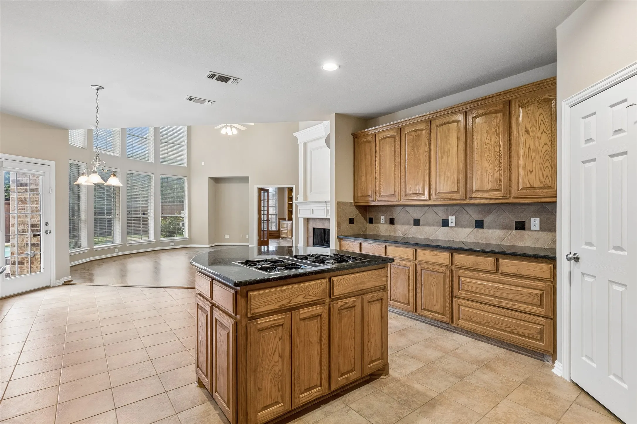 Single Family Residence For Sale in Denton County , 5263 Loma Alta Drive, Frisco, Texas 75034, 4 Bedroom, 3 Bathroom, 2 Garage spaces, 3,253 Sqft, built in 1998, mls#21400606, Real Estate Agent in Frisco, Homes For Sale in Denton county, Homes For Sale in Frisco, Realtor in Frisco Texas, Real Estate Brokerage Independent Realty Texas, Luminita Cordes Realtor